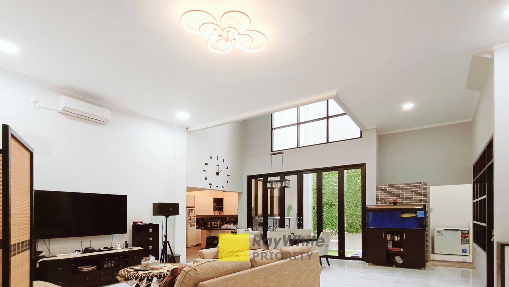 RUMAH MEWAH MINIMALIS MODERN DENGAN ROOFTOP ESTETIK DI CLUSTER MENTENG, BINTARO JAYA
