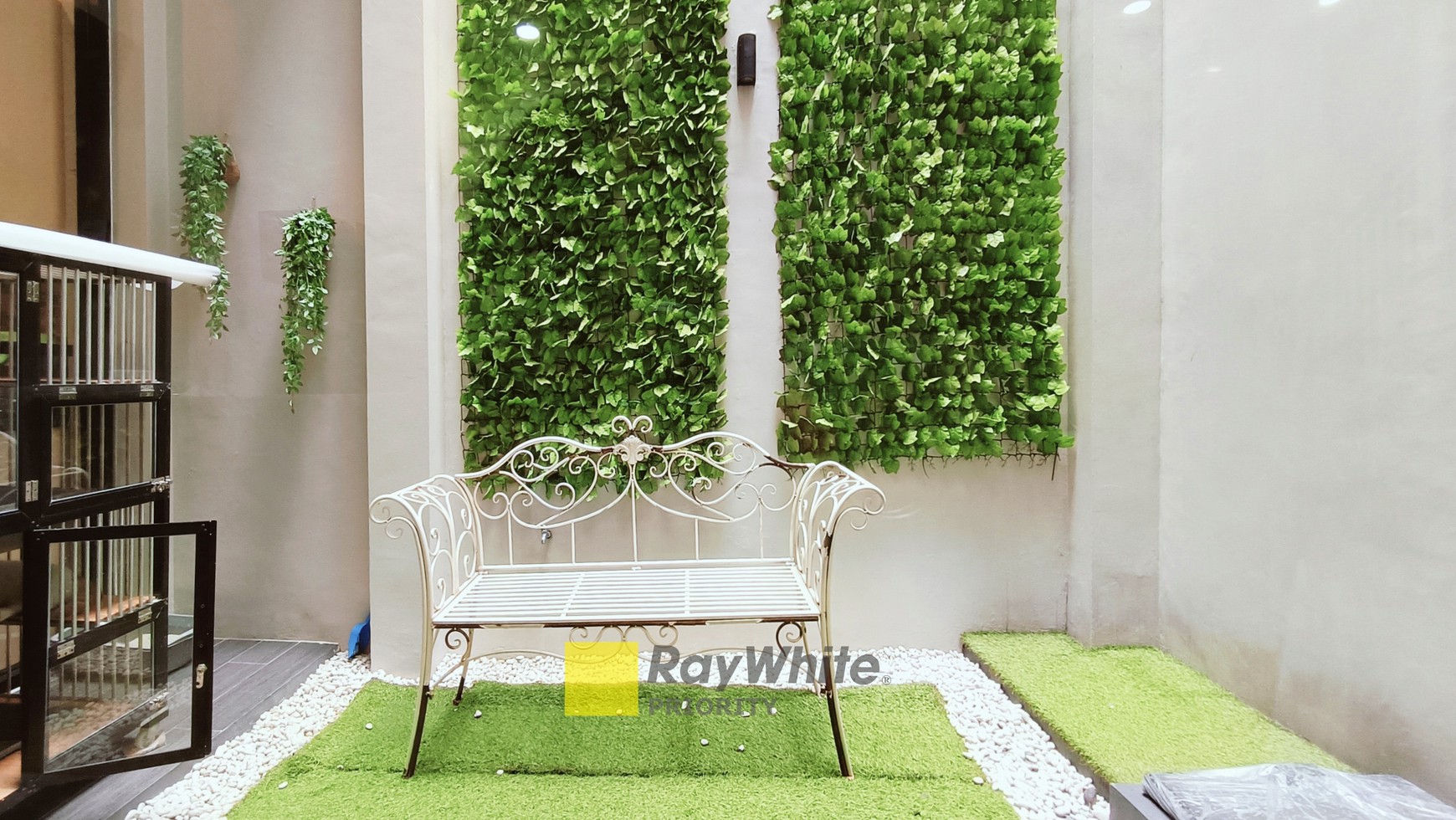 RUMAH MEWAH MINIMALIS MODERN DENGAN ROOFTOP ESTETIK DI CLUSTER MENTENG, BINTARO JAYA