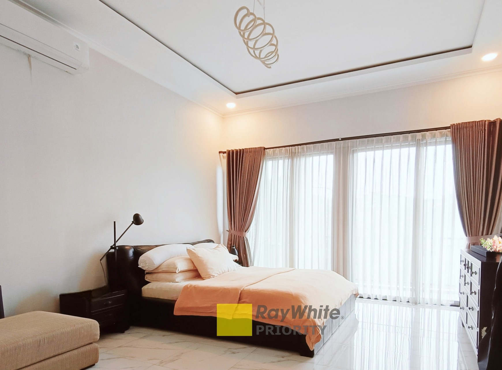 RUMAH MEWAH MINIMALIS MODERN DENGAN ROOFTOP ESTETIK DI CLUSTER MENTENG, BINTARO JAYA