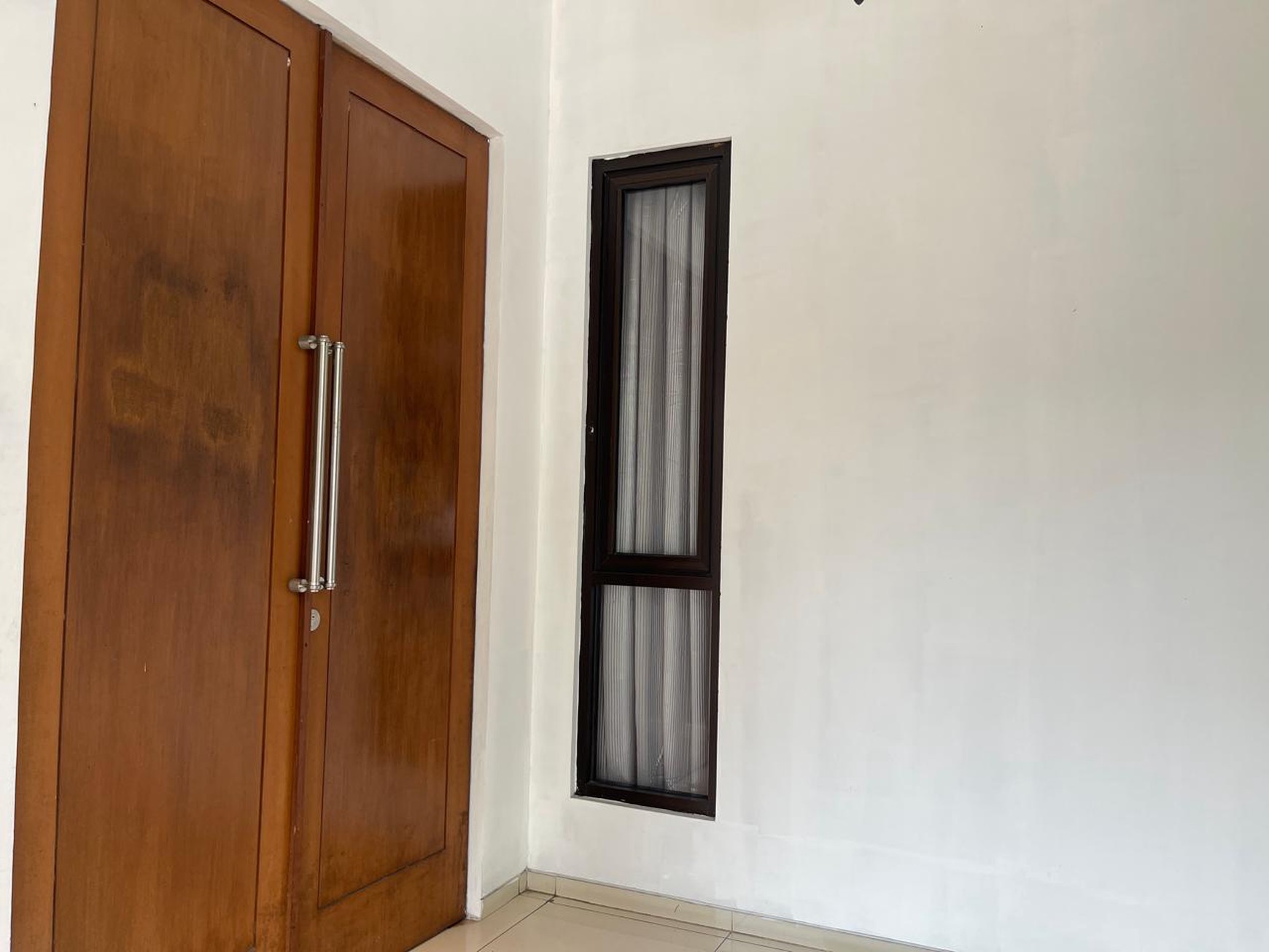 Disewakan Rumah  2 Lantai di perumahan  asri didaerah Lebak Bulus, Jakarta Selatan.