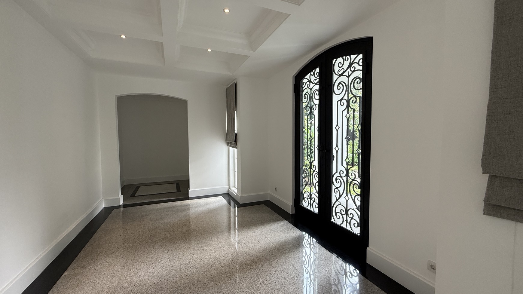 BIG AND BEAUTIFUL HOUSE AT KEMANG AREA