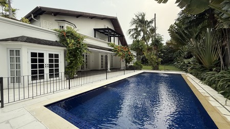 RUMAH MEWAH DALAM COMPOUND DI KEMANG AREA