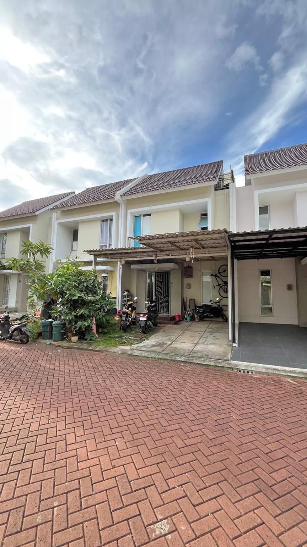 Rumah 2 Lantai Minimalis di Boston Village Gading Serpong