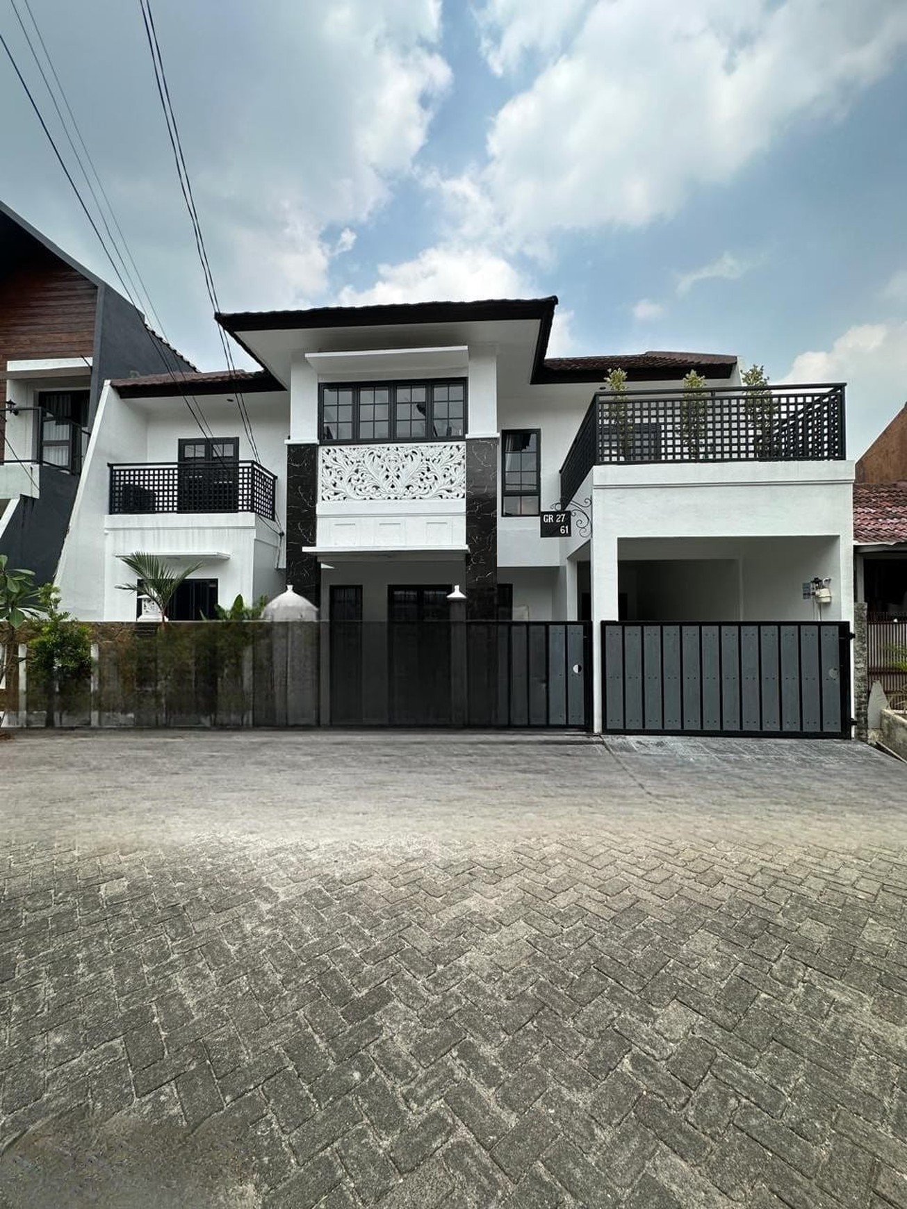 Rumah Mewah di Graha Raya Bintaro Siap Huni