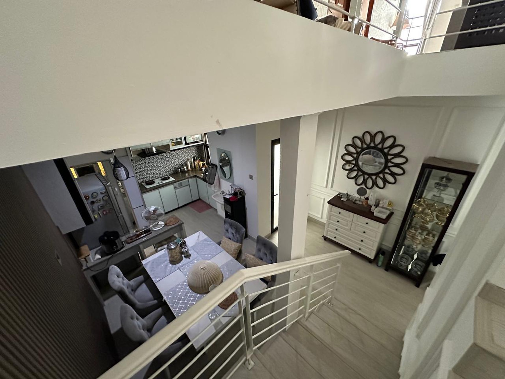 Rumah Mewah di Graha Raya Bintaro Siap Huni