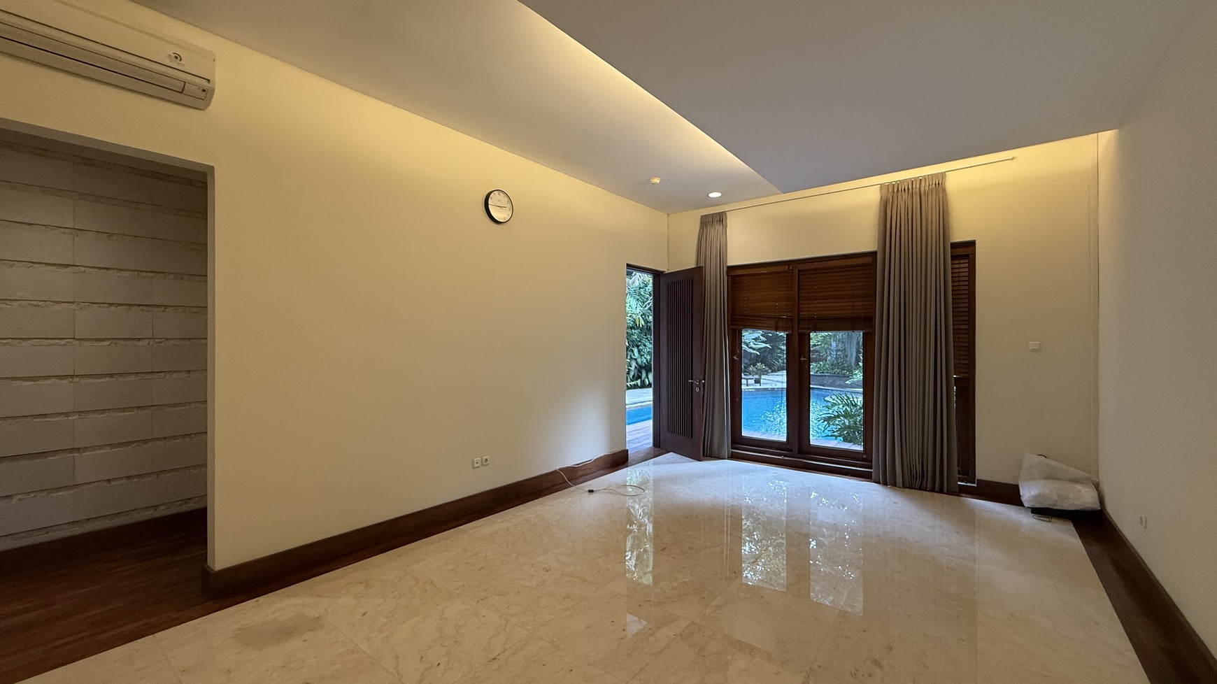 BIG AND BEAUTIFUL HOUSE AT CIPETE AREA