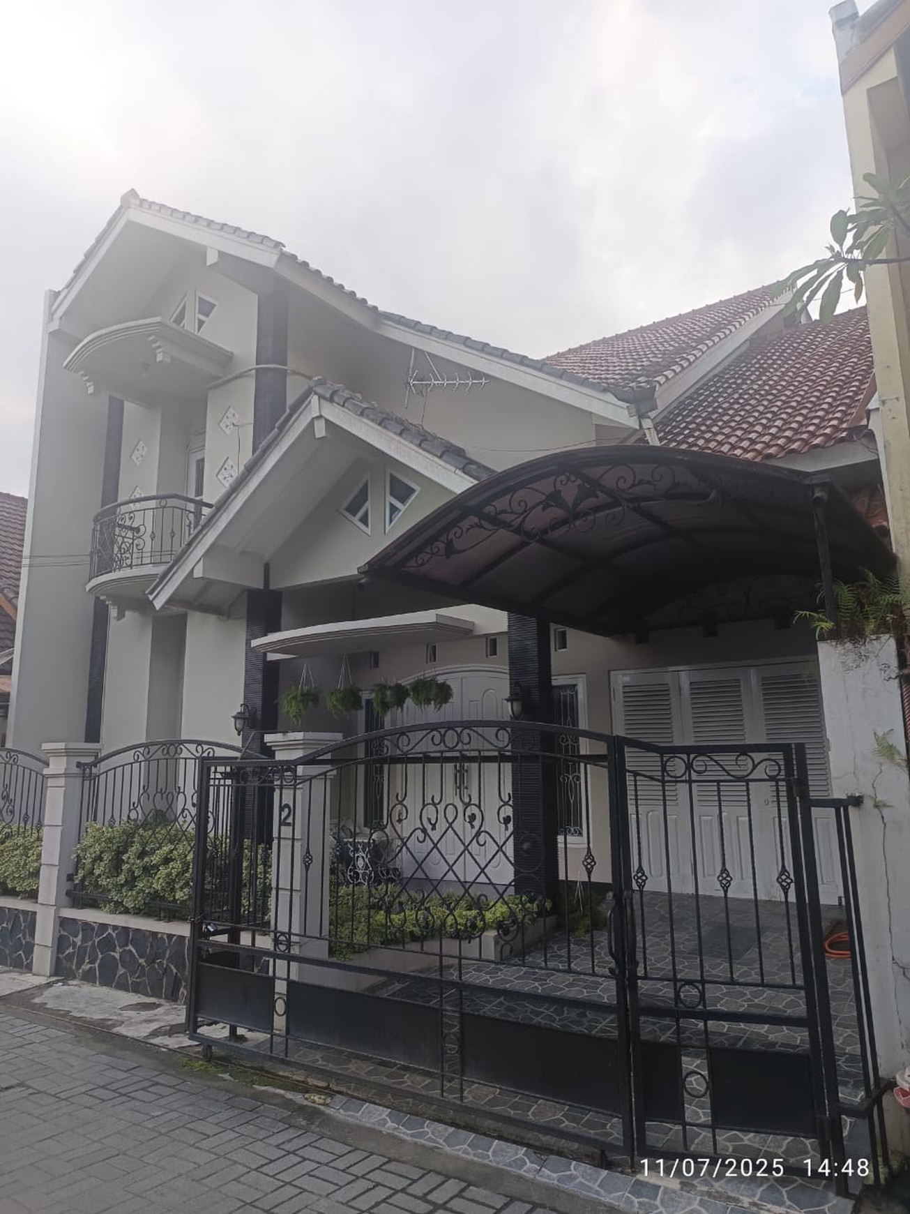 Rumah Tinggal 2 Lantai Lokasi Strategis di Condong Catur Depok Sleman 