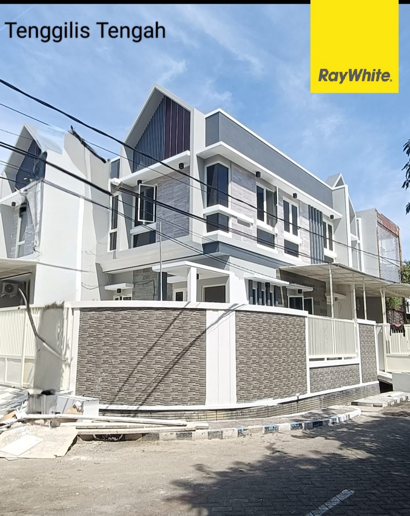 Dijual Rumah 2 lantai di Tenggilis Tengah Surabaya