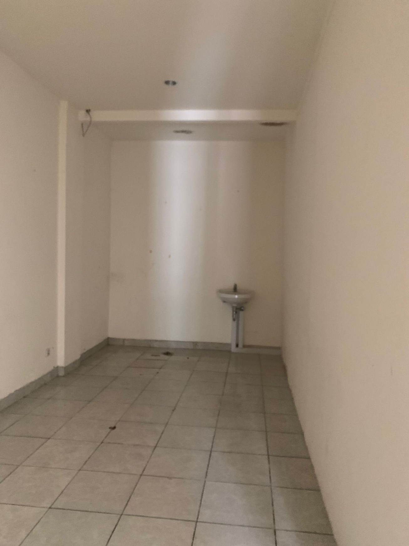 Ruko bagus, cocok untuk usaha maupun office&#x2026;. lokasi  strategis di Bintaro.