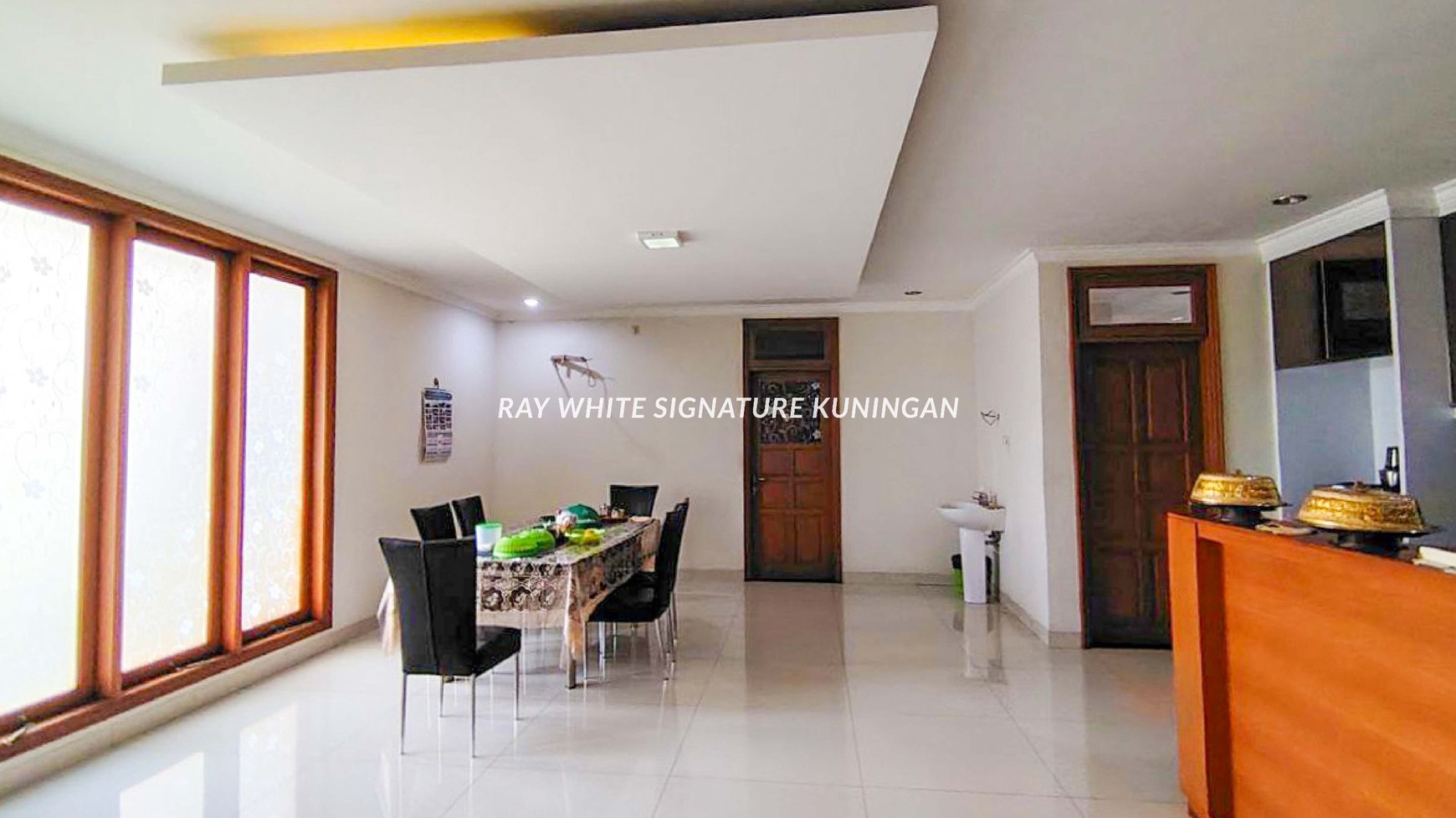 Dijual Rumah 2 Lantai Siap Huni Lokasi Elite di Jl Dwijaya II Kebayoran Baru