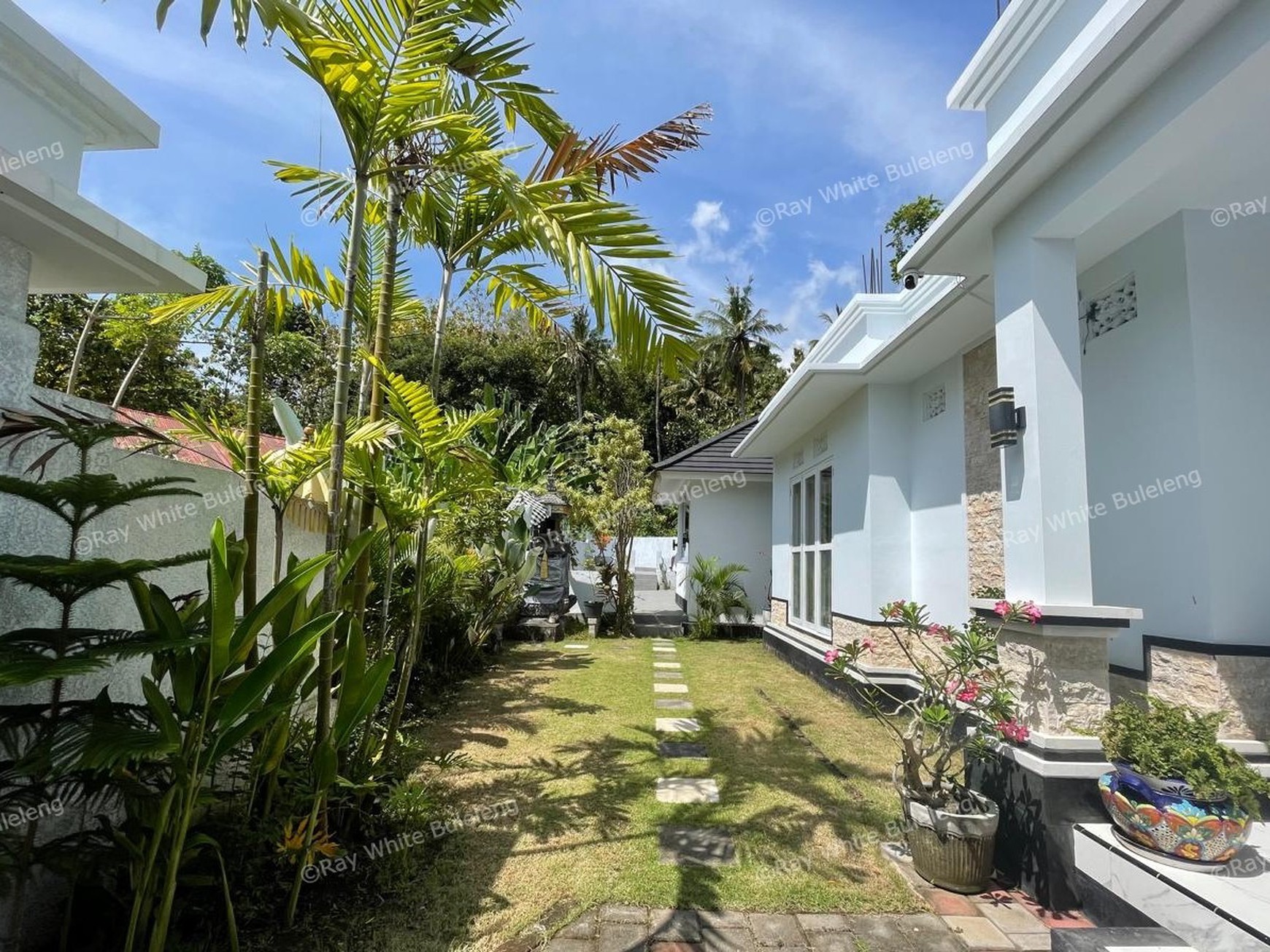 Brand New Villa in Lovina - A Modern Retreat Amidst Tropical Beauty