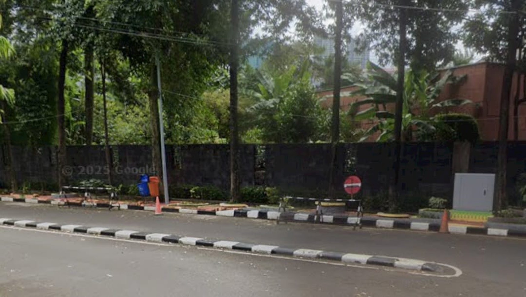 Rumah , lokasi elite, strategis,  jl. Ubud, Kuningan, Jakarta Selatan