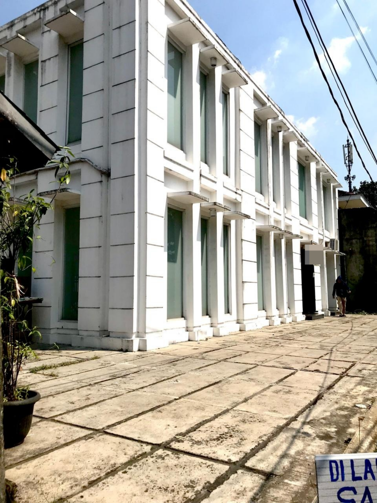 Disewakan Ruang Usaha, Lokasi Strategis dan Kawasan Ramai Depan Jalan besar Jl BIntaro Utama