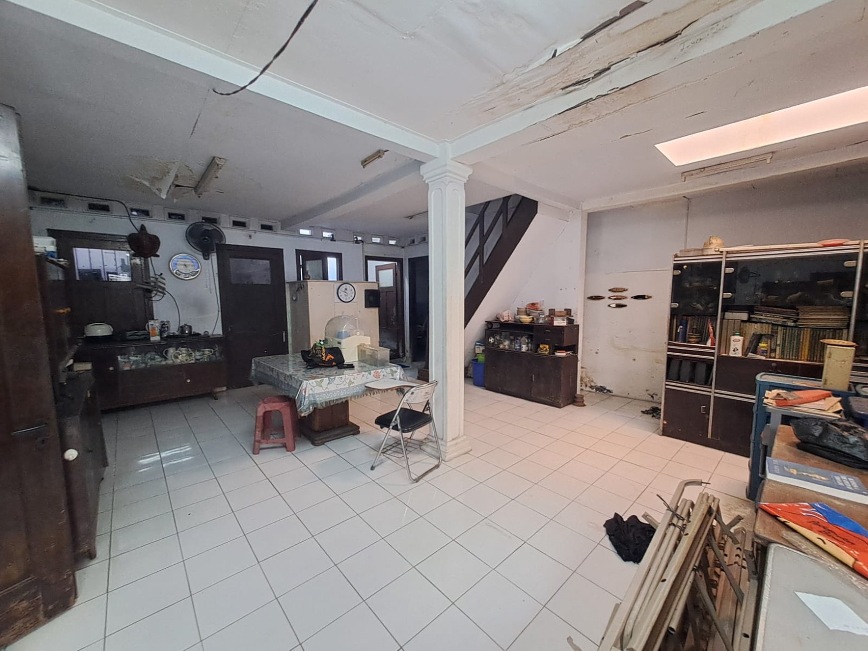 RUMAH KLASIK LOKASI STRATEGIS BENHIL, AKSES MUDAH SENOPATI, SUDIRMAN, GATOT SUBROTO 