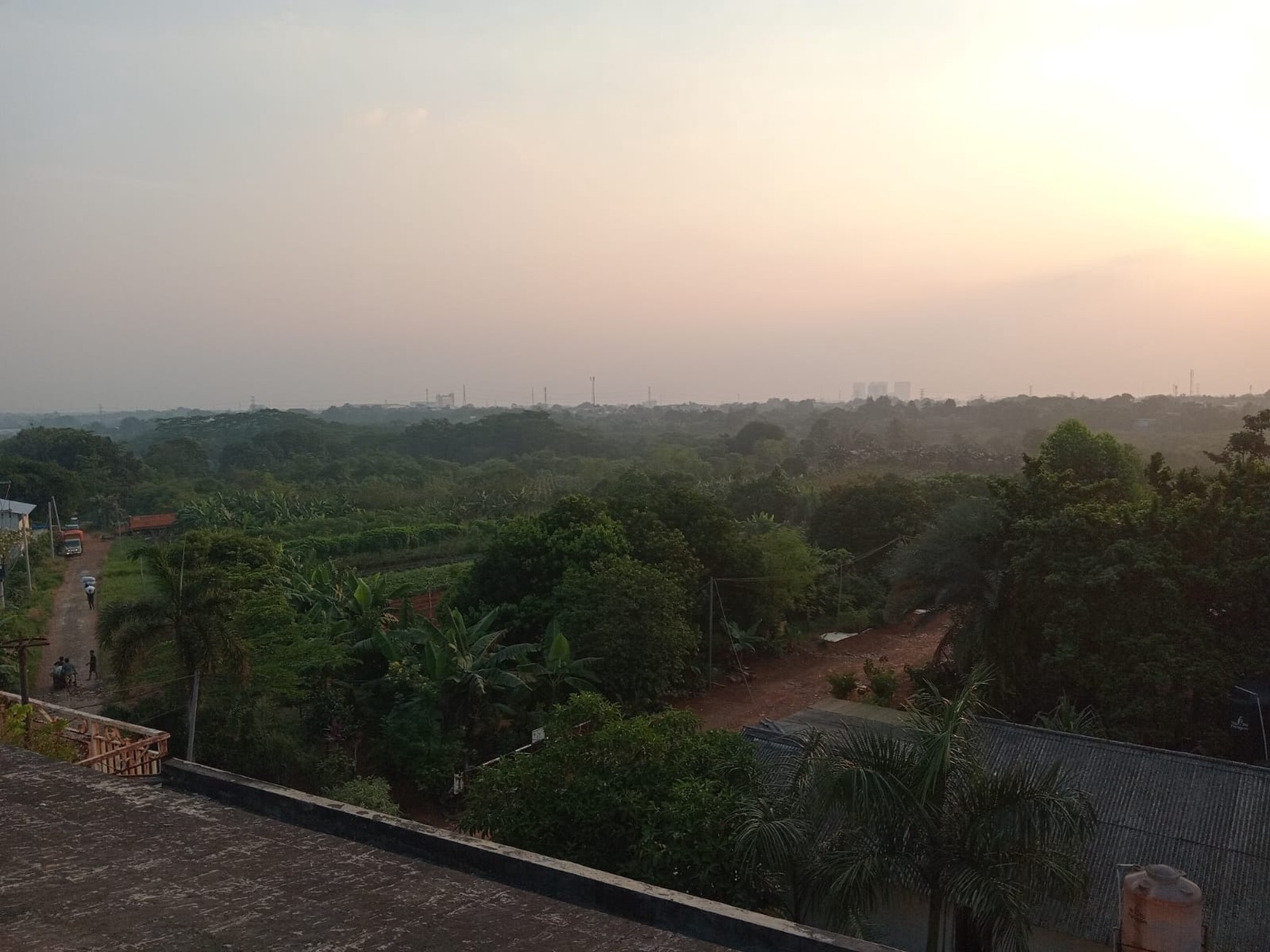 Dijual Rumah Asri Nuansa Villa  View Kebun Buah Naga, Dekat Kota Wisata Cibubur