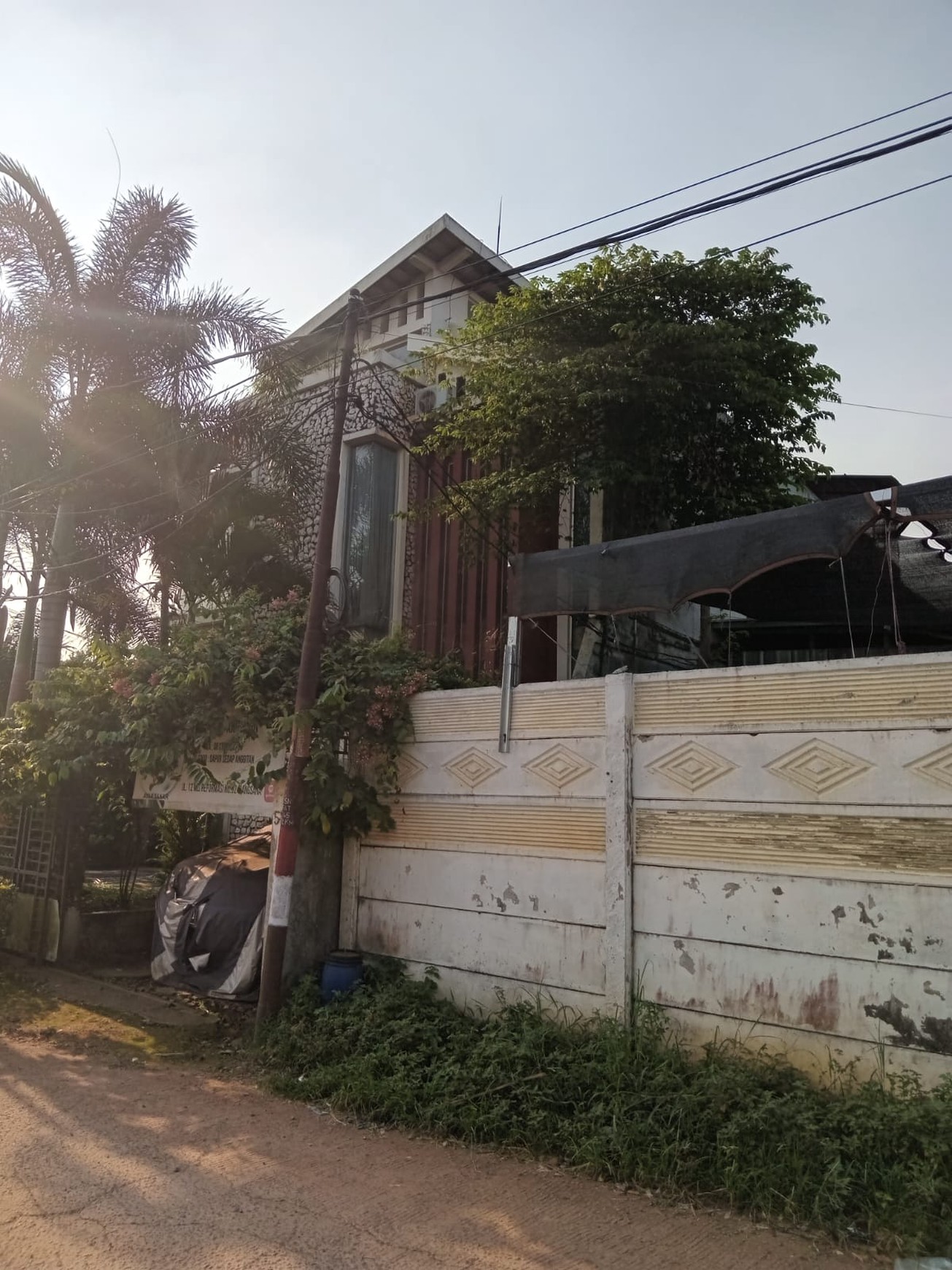 Dijual Rumah Asri Nuansa Villa  View Kebun Buah Naga, Dekat Kota Wisata Cibubur