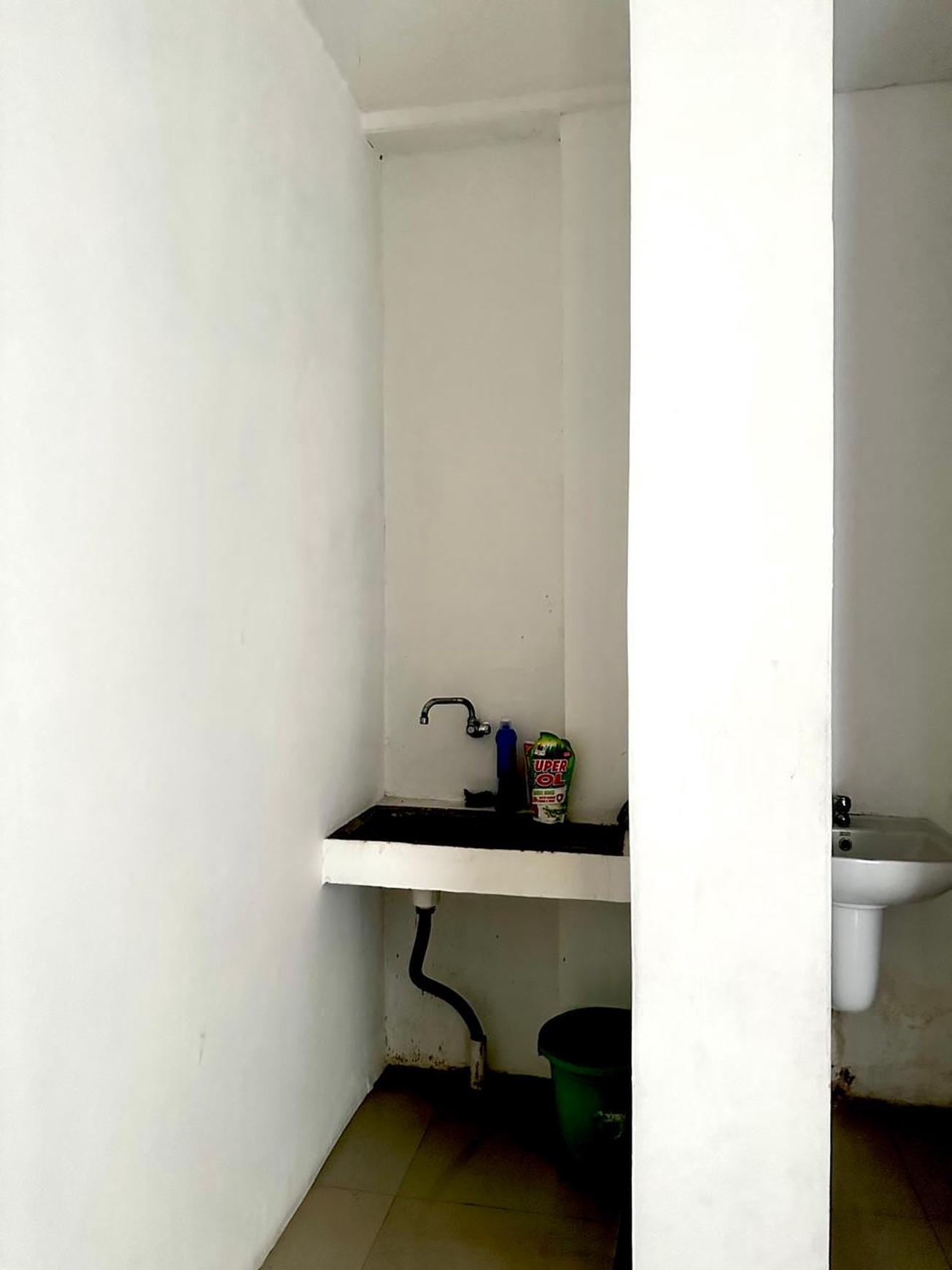 Ruko 2 lantai Pinggir Jalan Besar Bintaro Sektor 1 Siap Pakai Cocok untuk usaha retail atau kantor