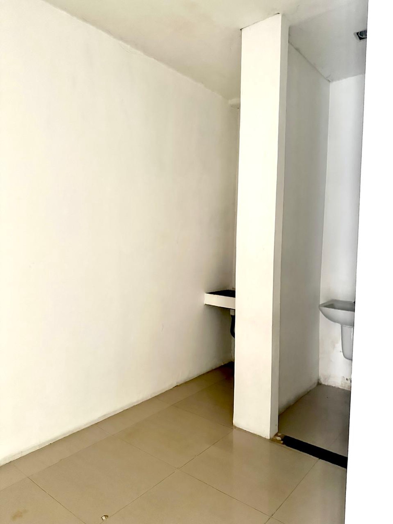 Ruko 2 lantai Pinggir Jalan Besar Bintaro Sektor 1 Siap Pakai Cocok untuk usaha retail atau kantor