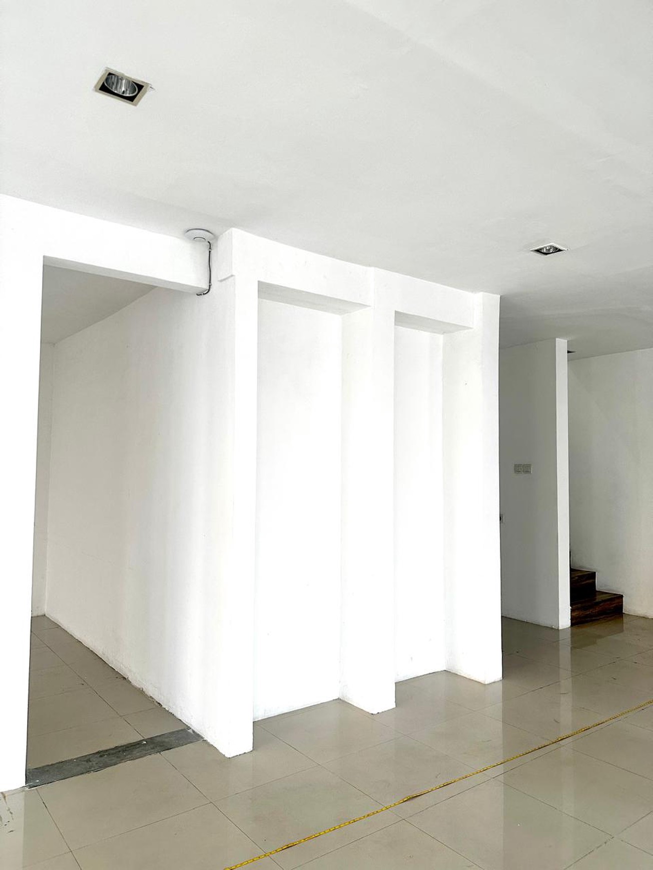 Ruko 2 lantai Pinggir Jalan Besar Bintaro Sektor 1 Siap Pakai Cocok untuk usaha retail atau kantor