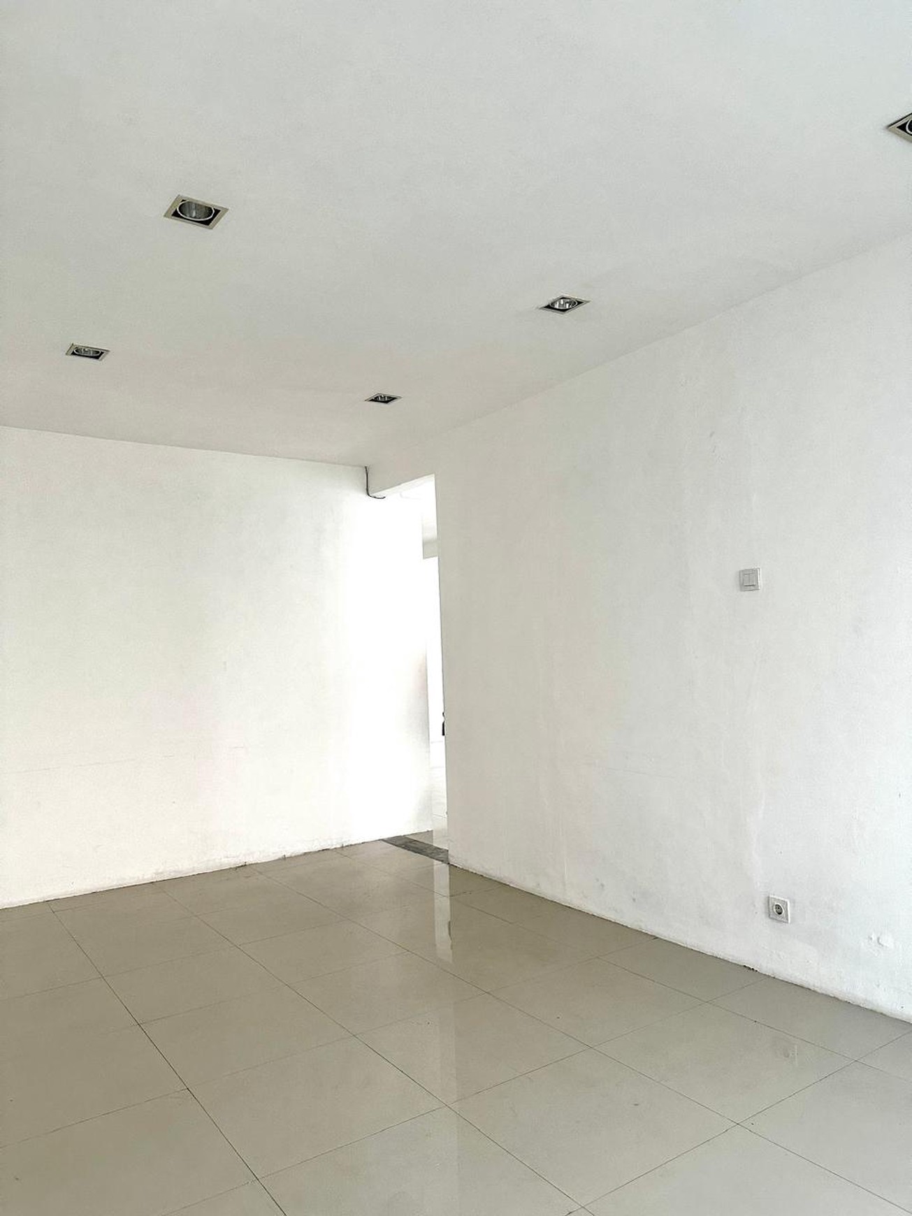 Ruko 2 lantai Pinggir Jalan Besar Bintaro Sektor 1 Siap Pakai Cocok untuk usaha retail atau kantor