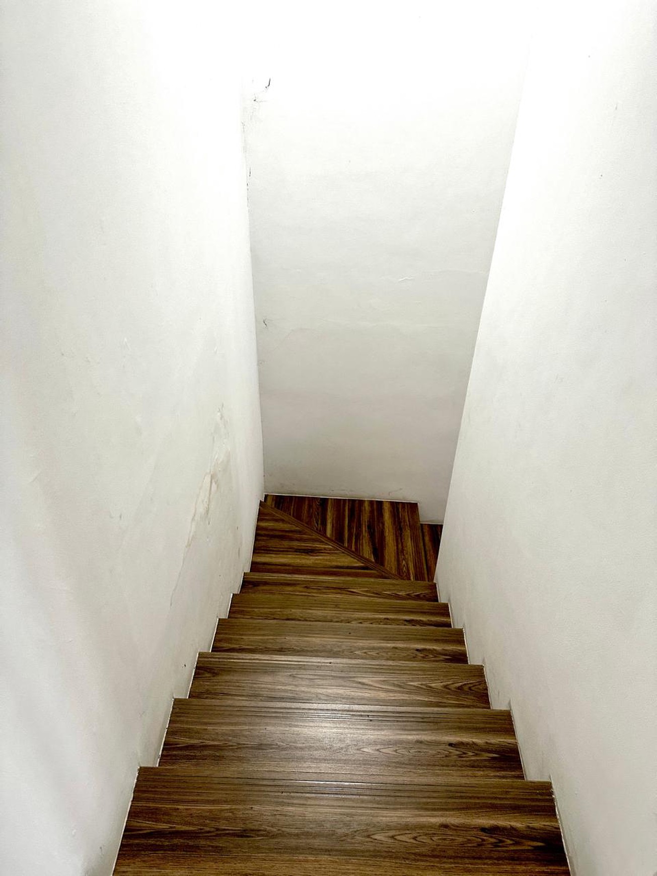 Ruko 2 lantai Pinggir Jalan Besar Bintaro Sektor 1 Siap Pakai Cocok untuk usaha retail atau kantor