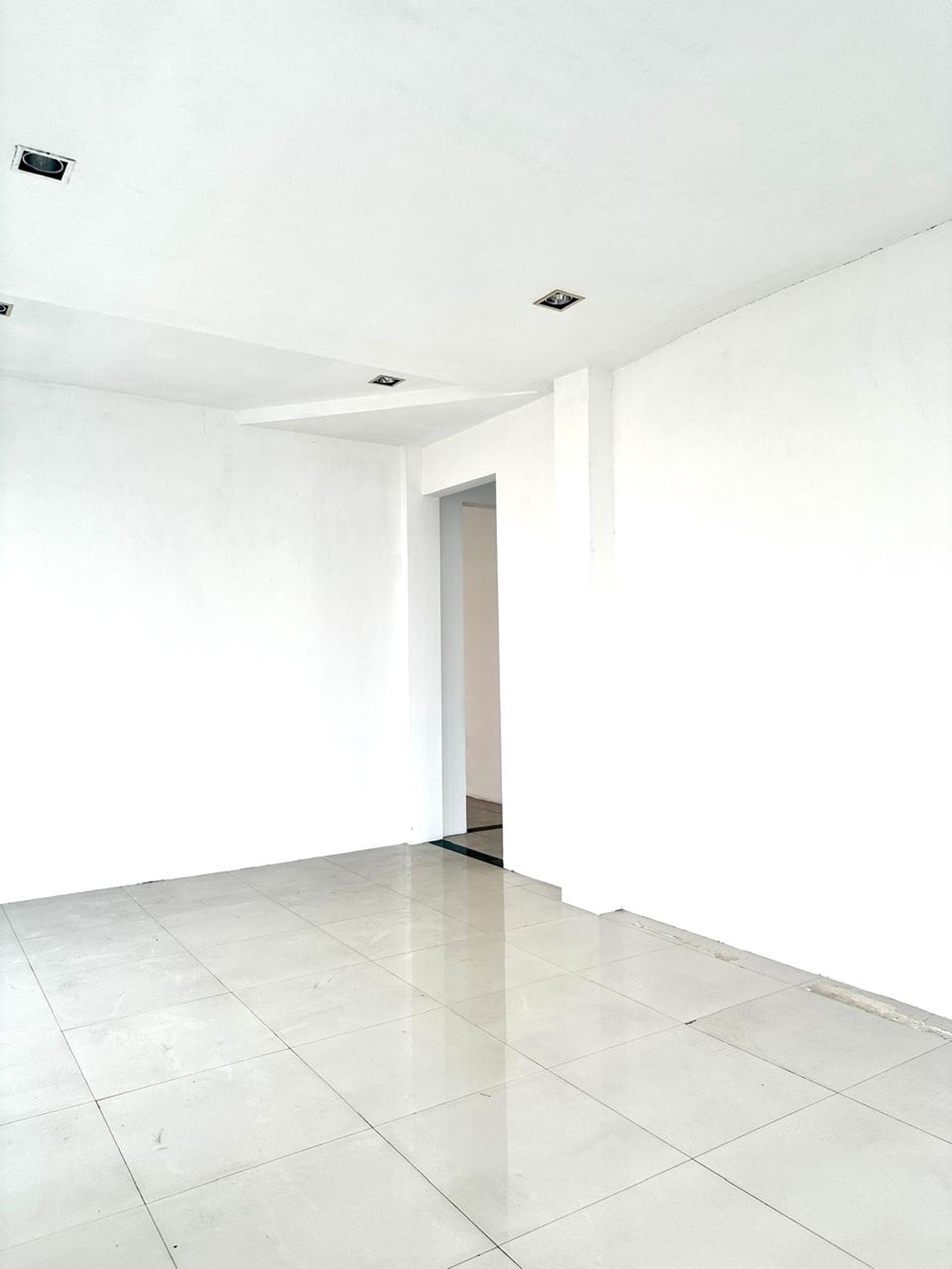 Ruko 2 lantai Pinggir Jalan Besar Bintaro Sektor 1 Siap Pakai Cocok untuk usaha retail atau kantor
