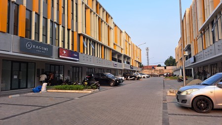 Ruko 3 lantai baru 3 toilet dekat CS Sinarmas Land di The Loop BSD CITY