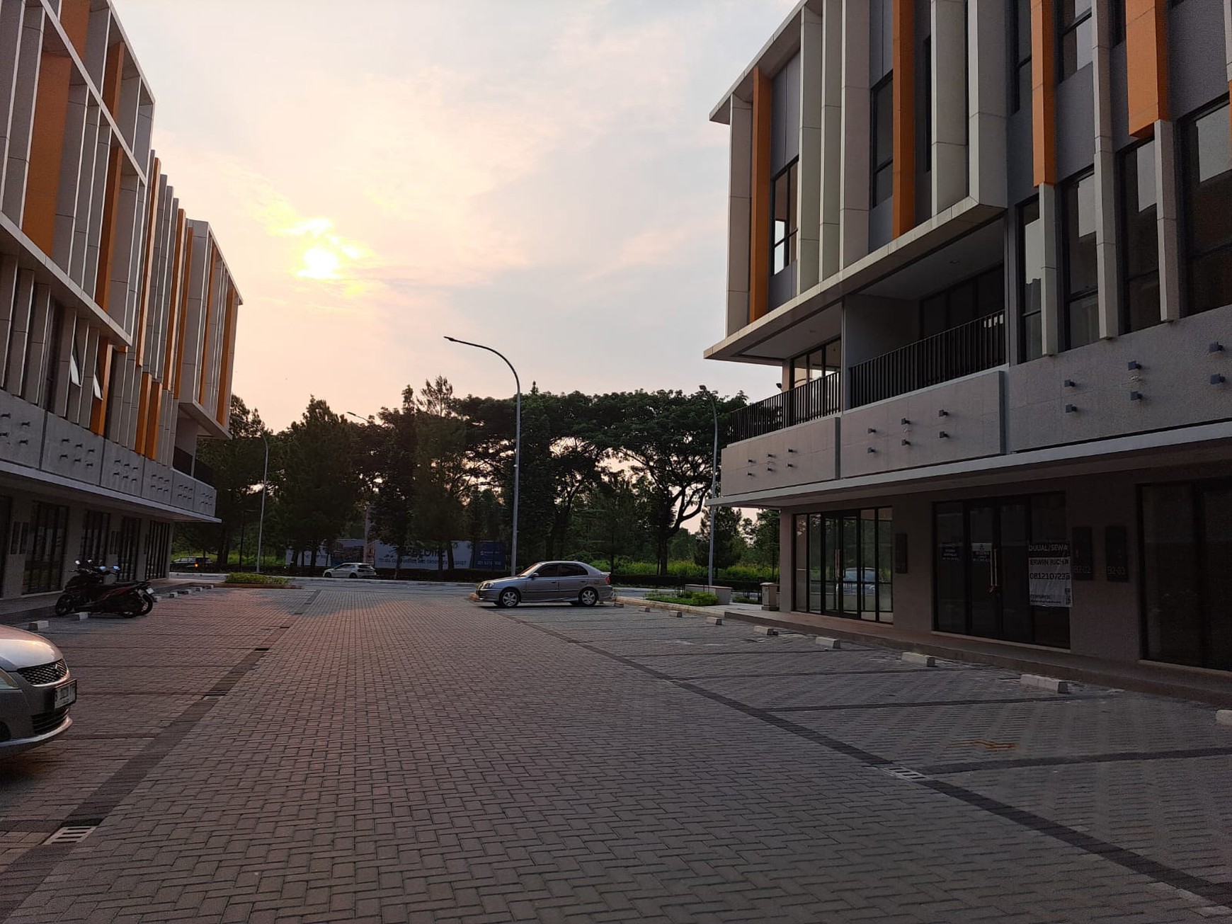 Ruko 3 lantai baru 3 toilet dekat CS Sinarmas Land di The Loop BSD CITY