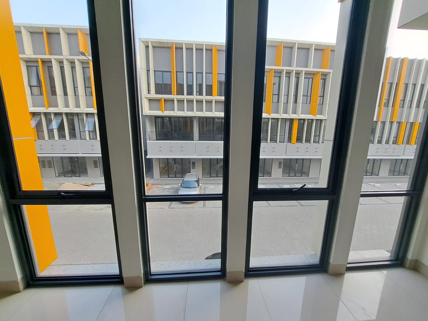 Ruko 3 lantai baru 3 toilet dekat CS Sinarmas Land di The Loop BSD CITY