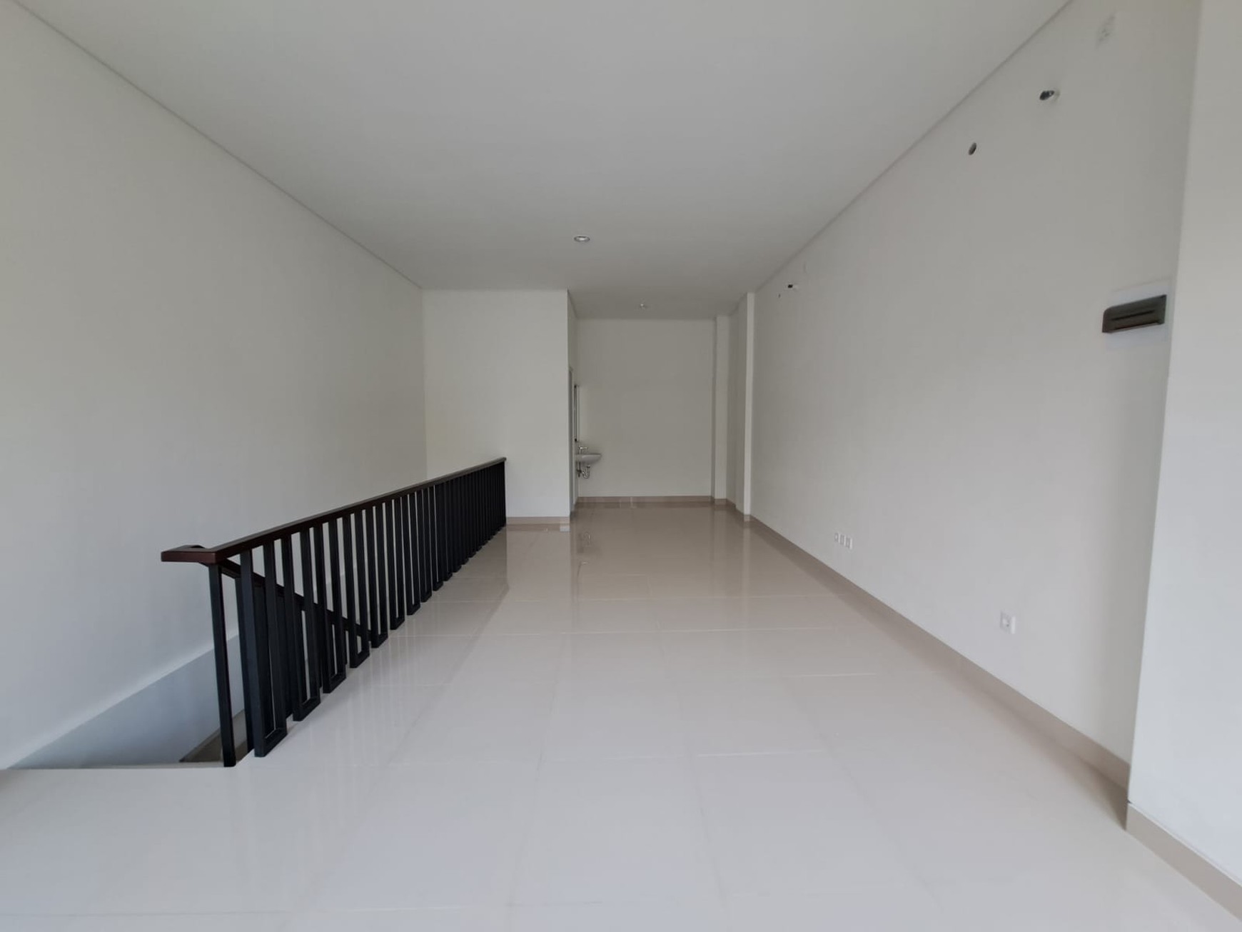 Ruko 3 lantai baru 3 toilet dekat CS Sinarmas Land di The Loop BSD CITY