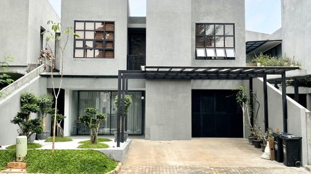 Rumah Estetik 2 Lantai di Cluster Premium Jakarta Selatan Ozone Residence.