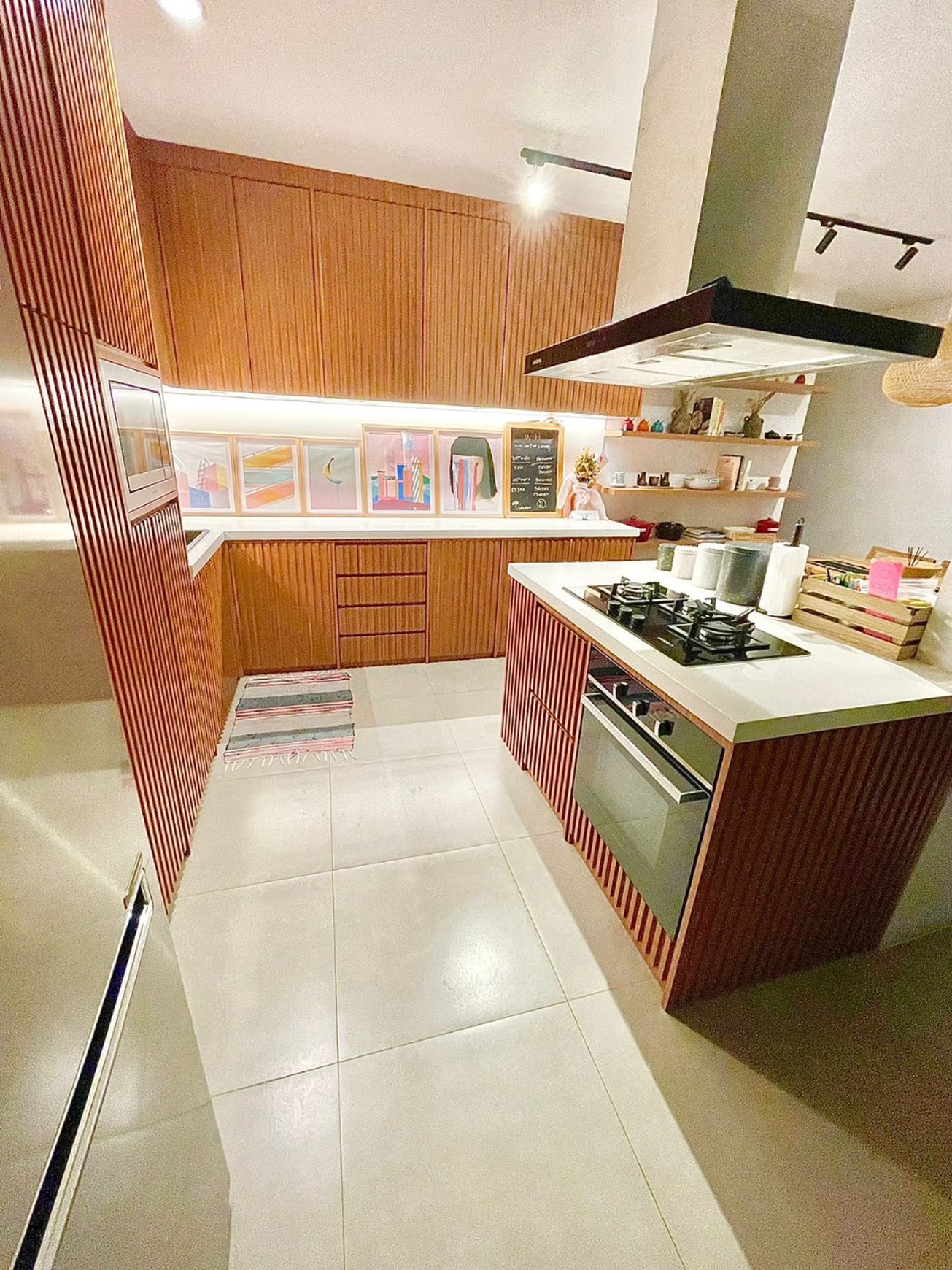 Rumah Estetik 2 Lantai di Cluster Premium Jakarta Selatan Ozone Residence.