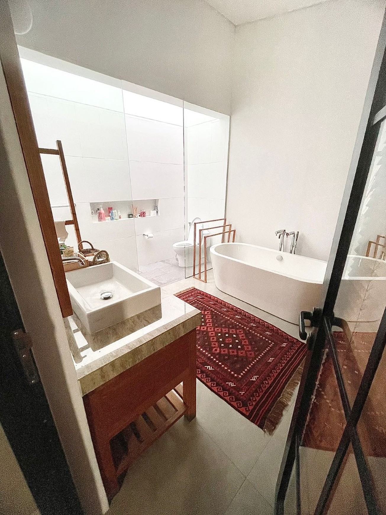 Rumah Estetik 2 Lantai di Cluster Premium Jakarta Selatan Ozone Residence.