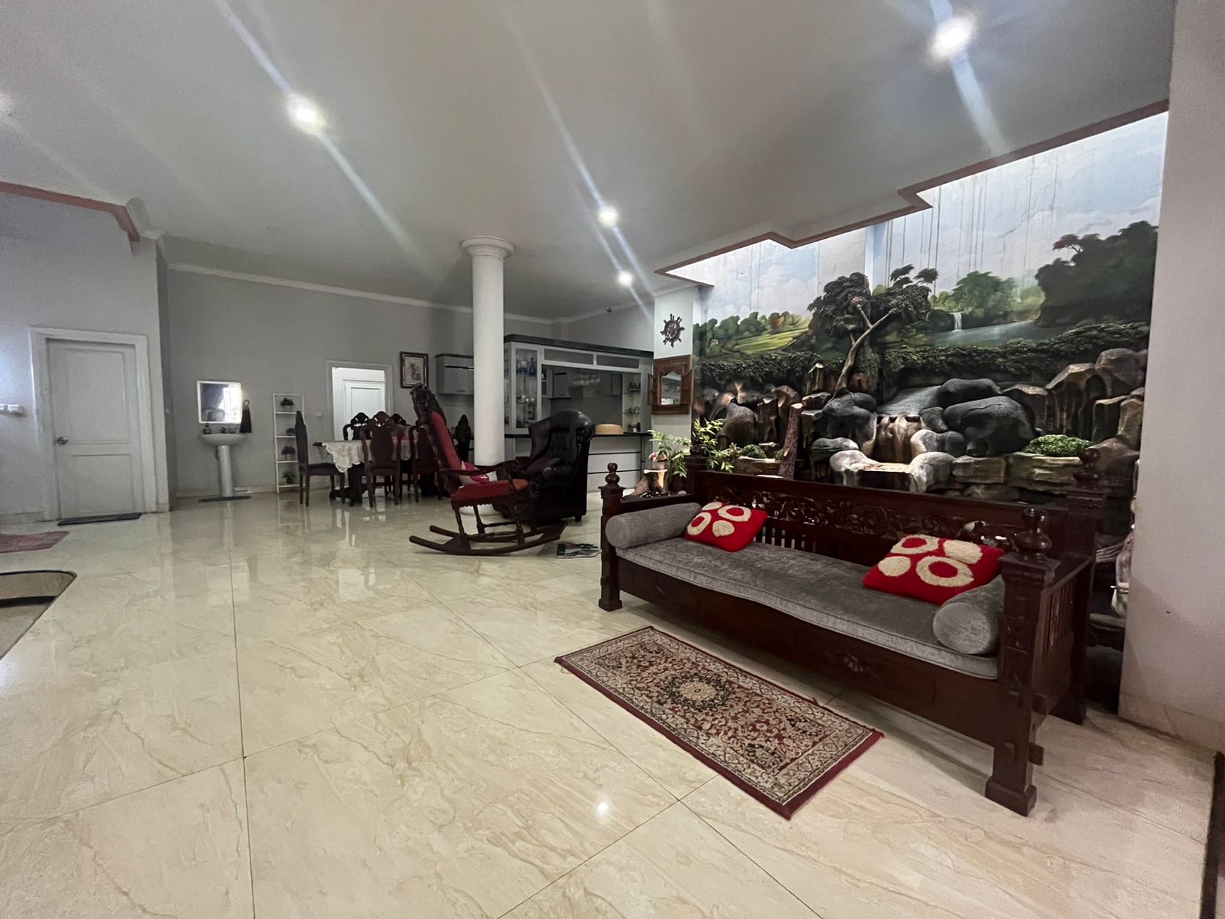 Rumah besar di Pamulang 2 - TURUN HARGA!!!