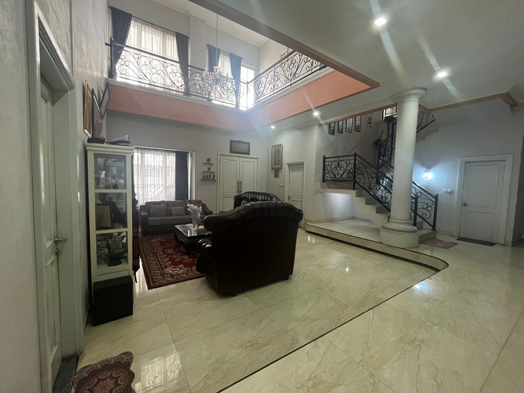 Rumah besar di Pamulang 2 - TURUN HARGA!!!