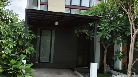Murah Dijual Rumah Dua Lantai north west lake Citraland Surabaya