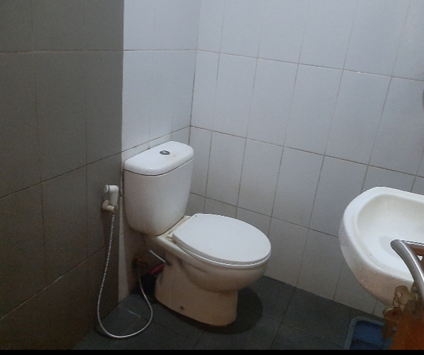 Rumah nyaman dalam cluster di Ciputat dekat Tip Top Ciputat