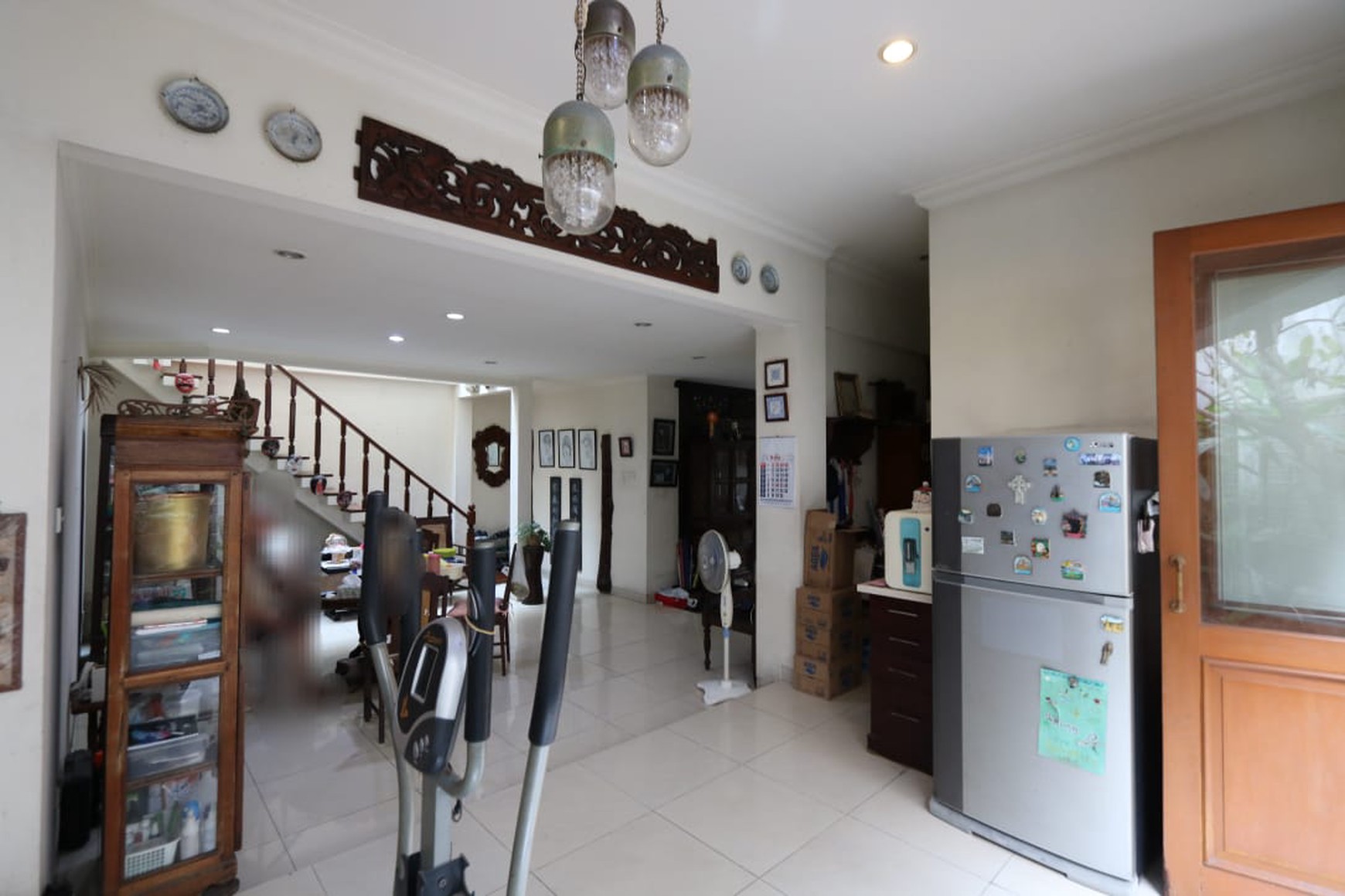 RUMAH MEWAH LOKASI STRATEGIS DI KELAPA GADING, FULL RENOVASI, MODERN DAN ELEGAN