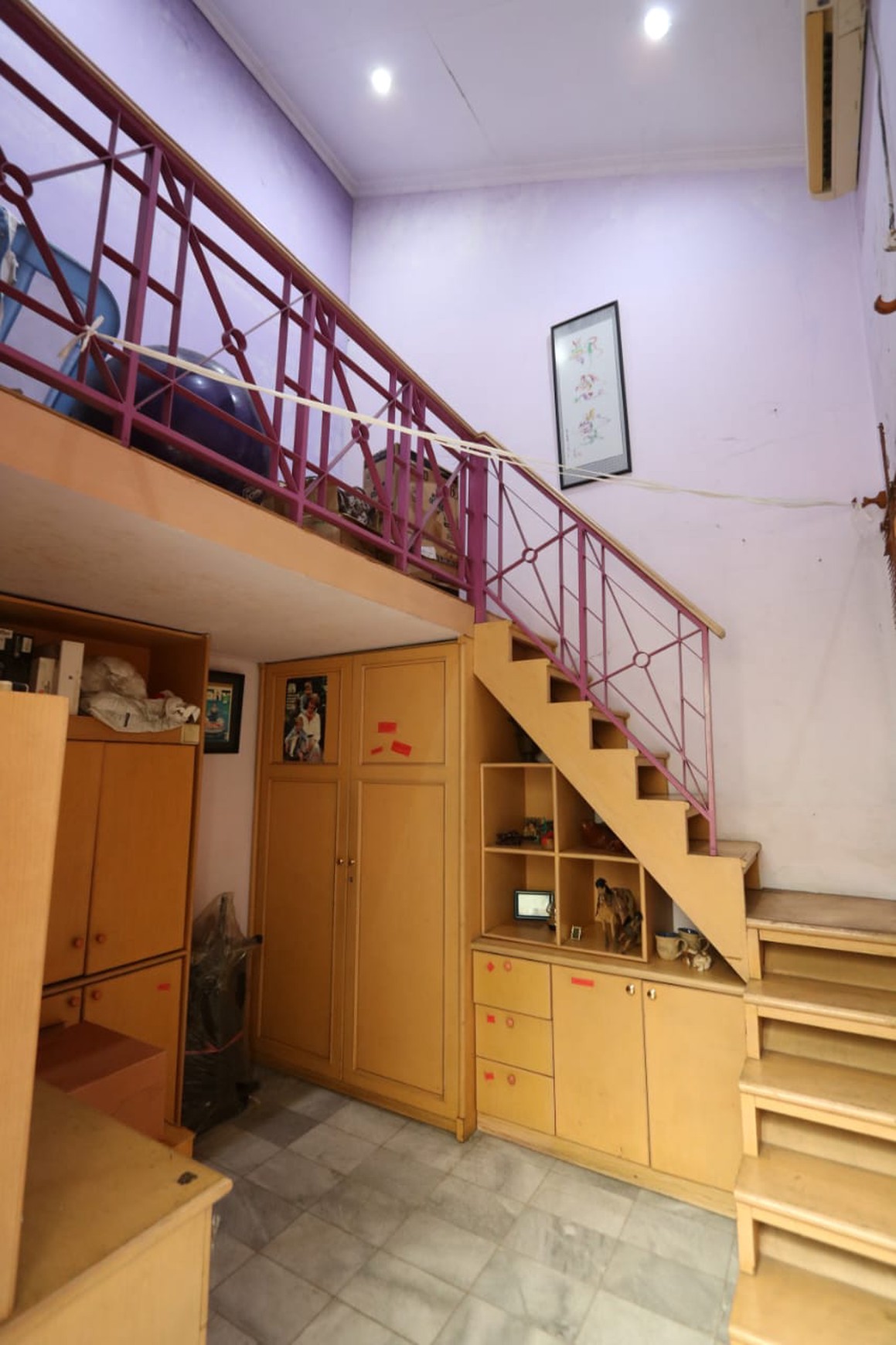 RUMAH MEWAH LOKASI STRATEGIS DI KELAPA GADING, FULL RENOVASI, MODERN DAN ELEGAN
