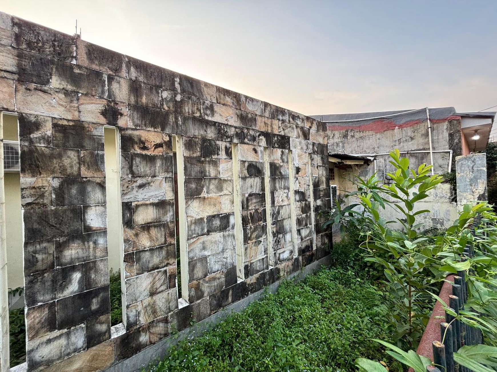 Dijual Murah Bangunan di Bambu Ampel Pasar Minggu