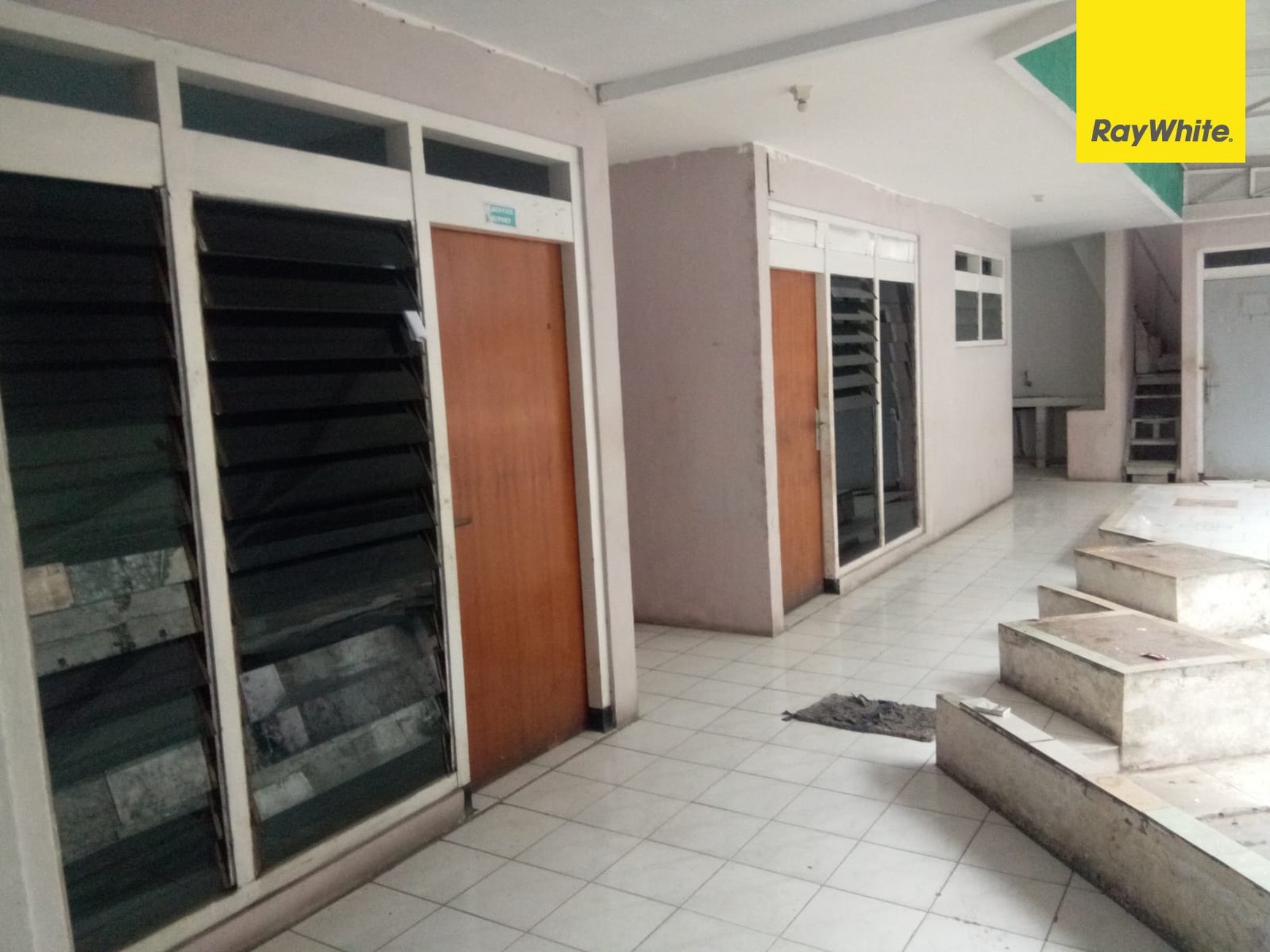Dijual Rumah 2 lantai di Jalan Gayungsari Surabaya