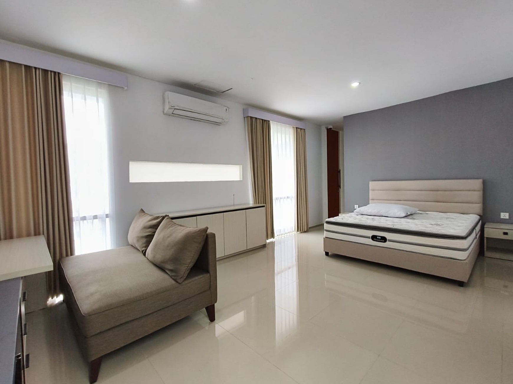 Murah Dijual Rumah Minimalis Somerset Citraland Surabaya