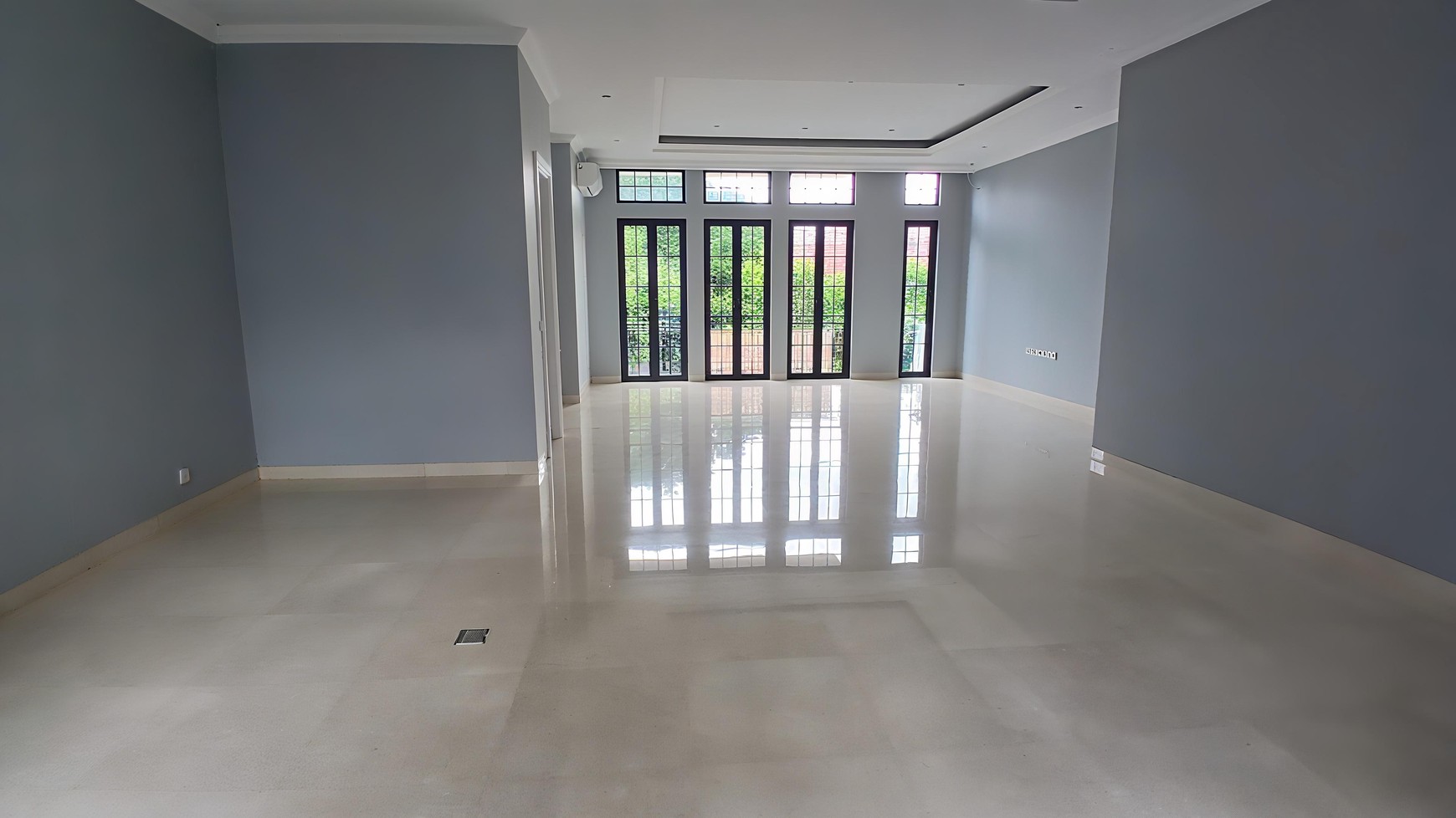Dijual Rumah Mewah dalam Cluster di Lokasi Strategis Cilandakdekat Perkantoran Ampera, Kemang dan TB Simatupang Jakarta Selatan( INDENT )