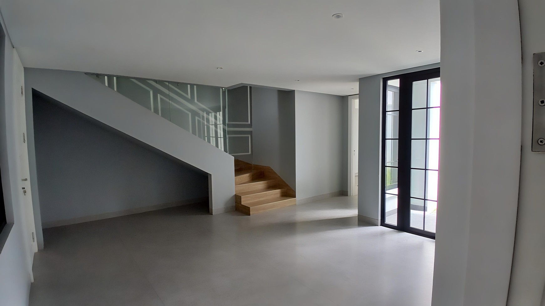 Dijual Rumah Mewah dalam Cluster di Lokasi Strategis Cilandakdekat Perkantoran Ampera, Kemang dan TB Simatupang Jakarta Selatan( INDENT )
