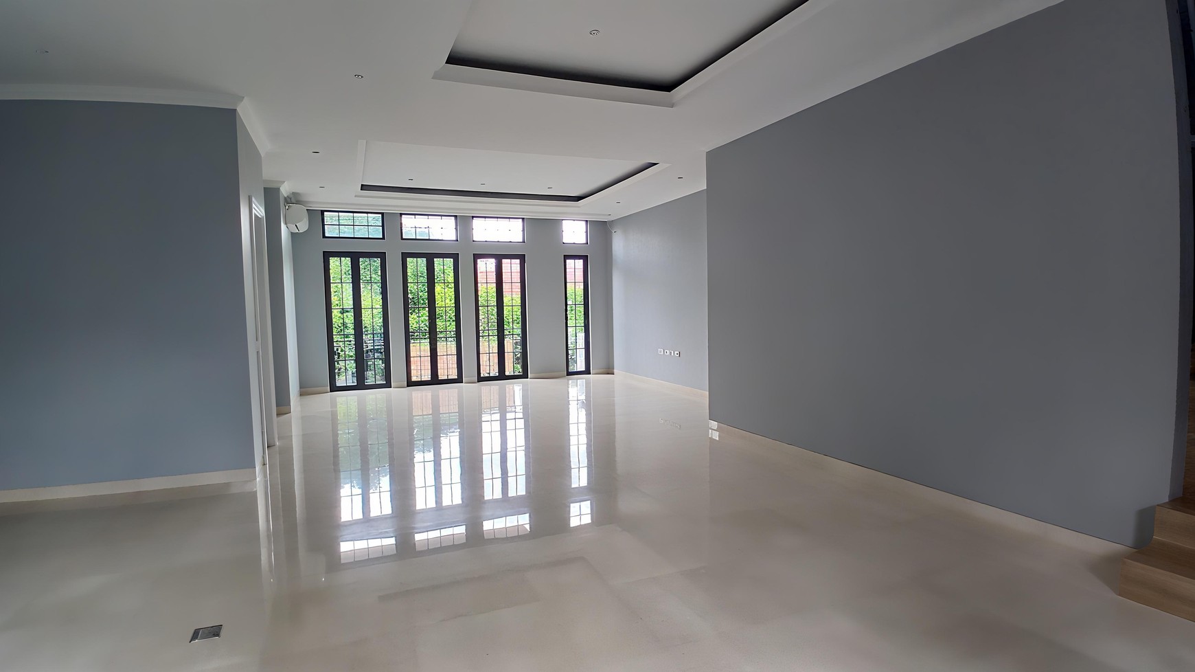 Dijual Rumah Mewah dalam Cluster di Lokasi Strategis Cilandakdekat Perkantoran Ampera, Kemang dan TB Simatupang Jakarta Selatan( INDENT )