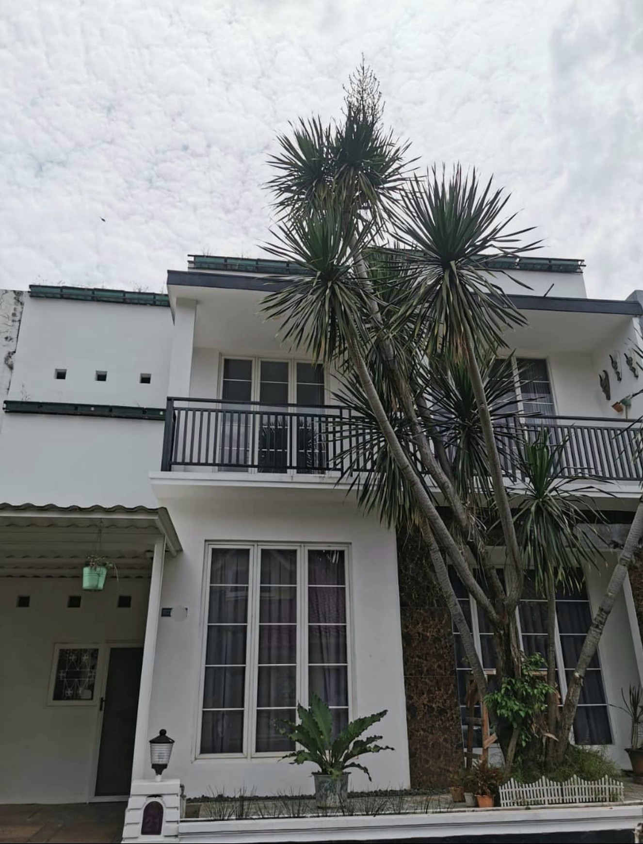 Rumah Bagus, bangunan terawat, siap huni dan bebas banjir di Bintaro Sektor 9