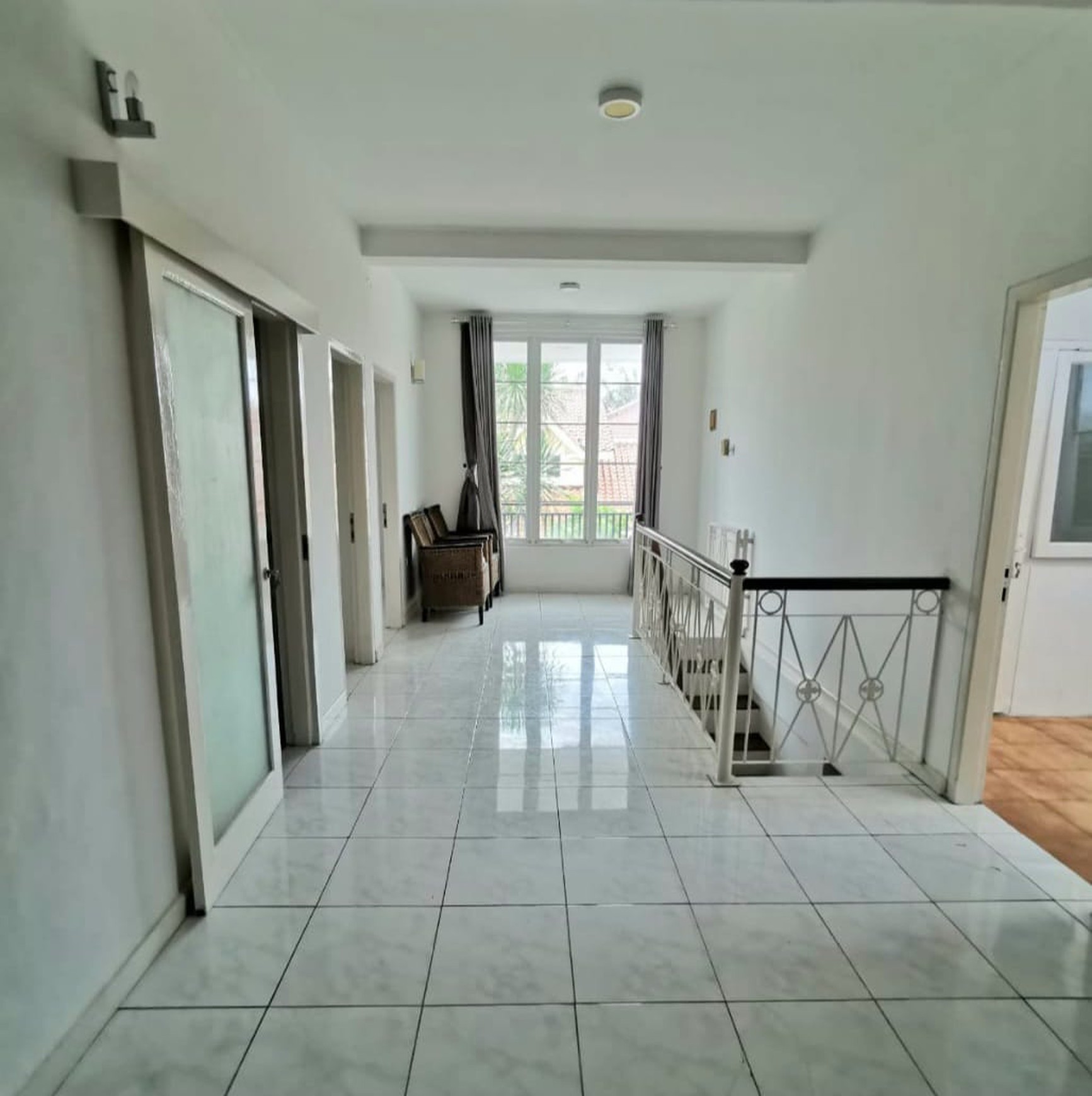 Rumah Bagus, bangunan terawat, siap huni dan bebas banjir di Bintaro Sektor 9