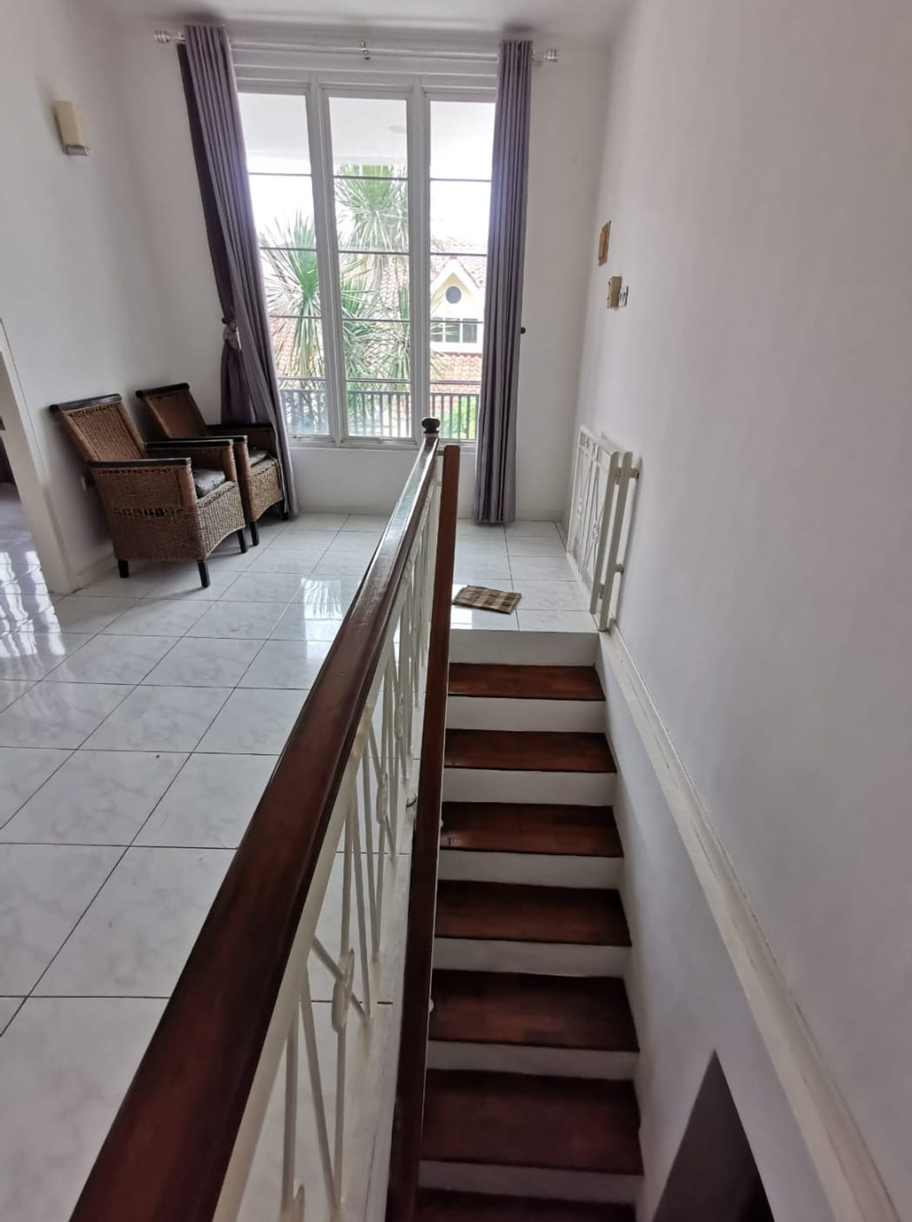 Rumah Bagus, bangunan terawat, siap huni dan bebas banjir di Bintaro Sektor 9