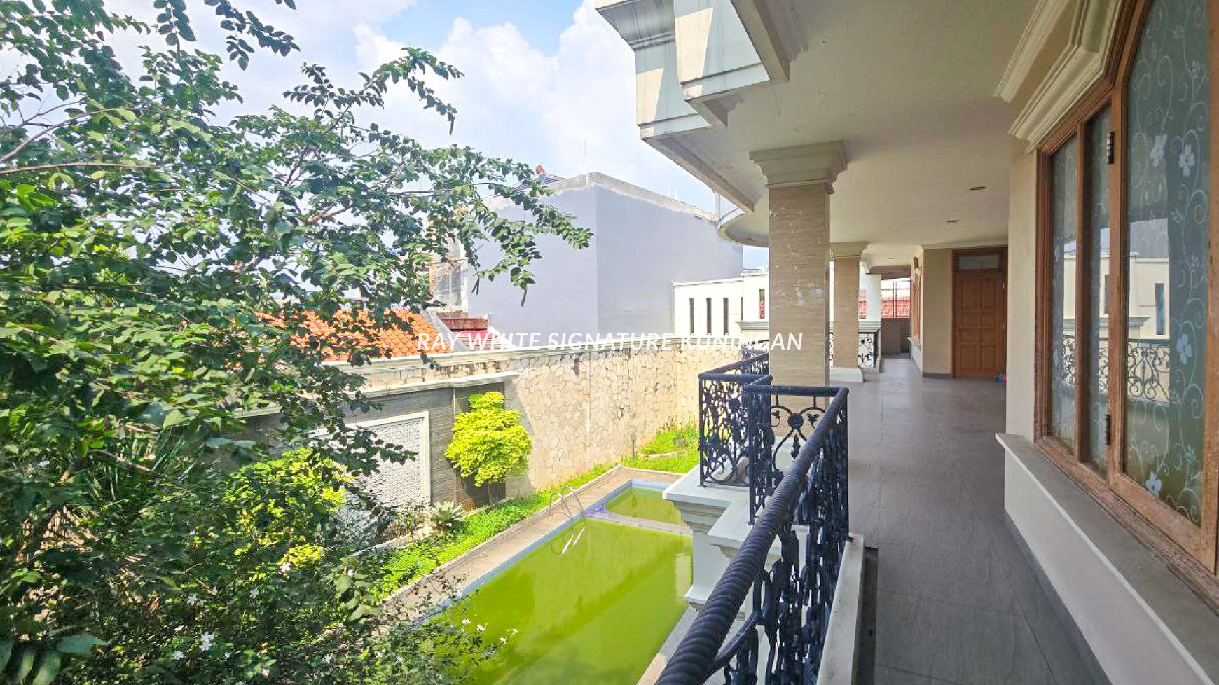 Rumah 2 Lantai Siap Huni Lokasi Elite di Jl Dwijaya II Kebayoran Baru
