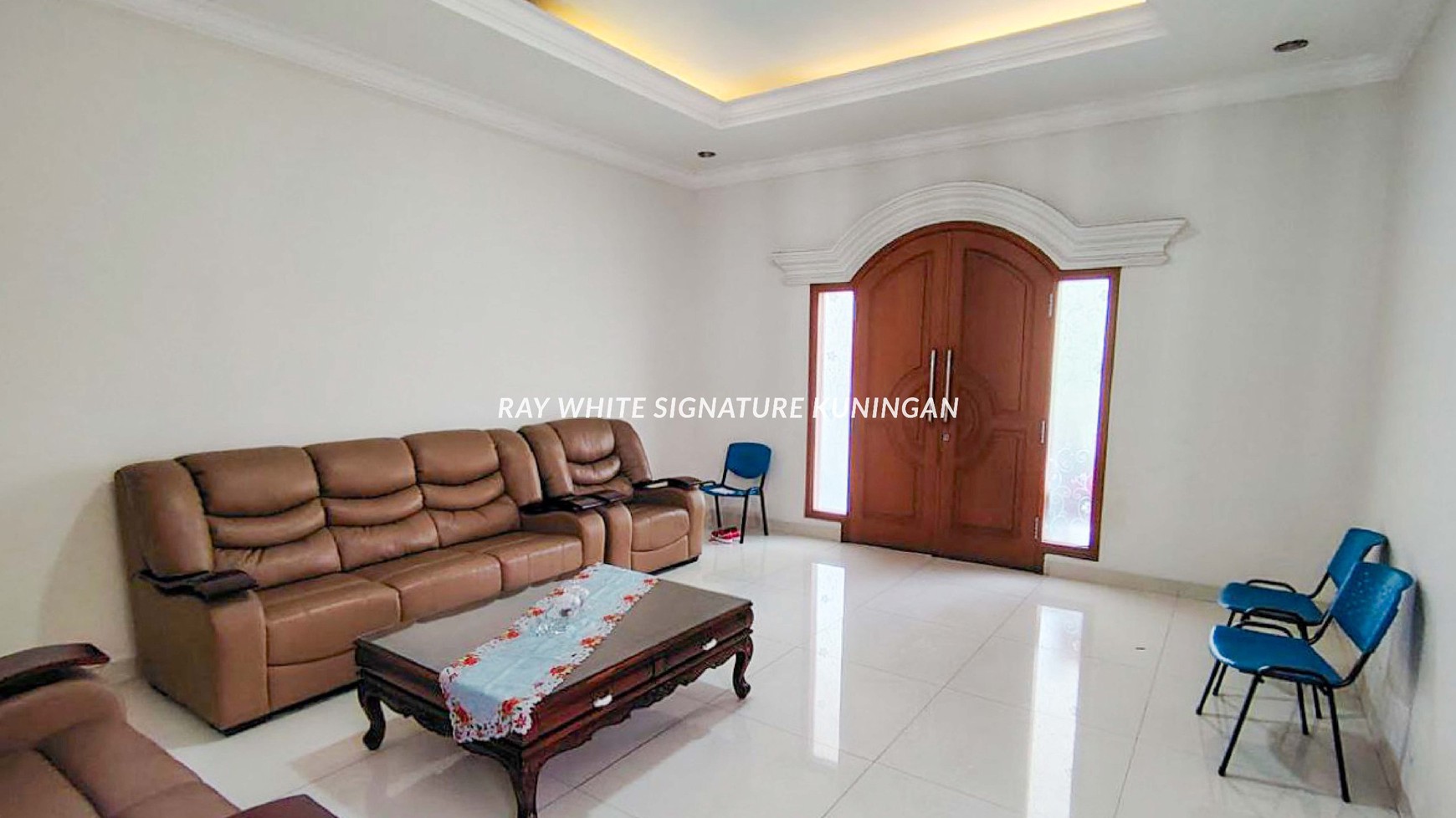 Rumah 2 Lantai Siap Huni Lokasi Elite di Jl Dwijaya II Kebayoran Baru